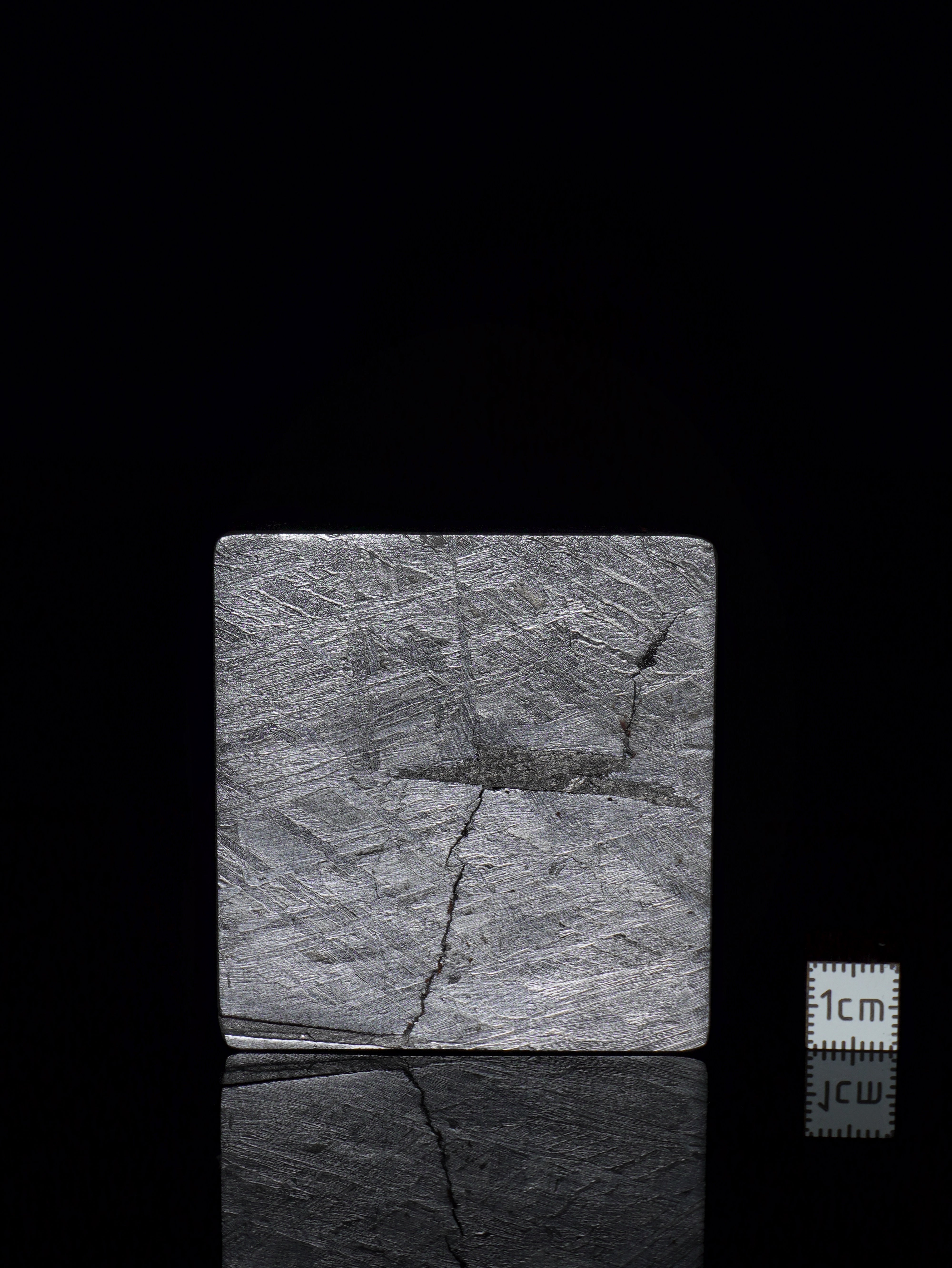 Aletai meteorite, Gobi Desert, China. 107,16 grams.