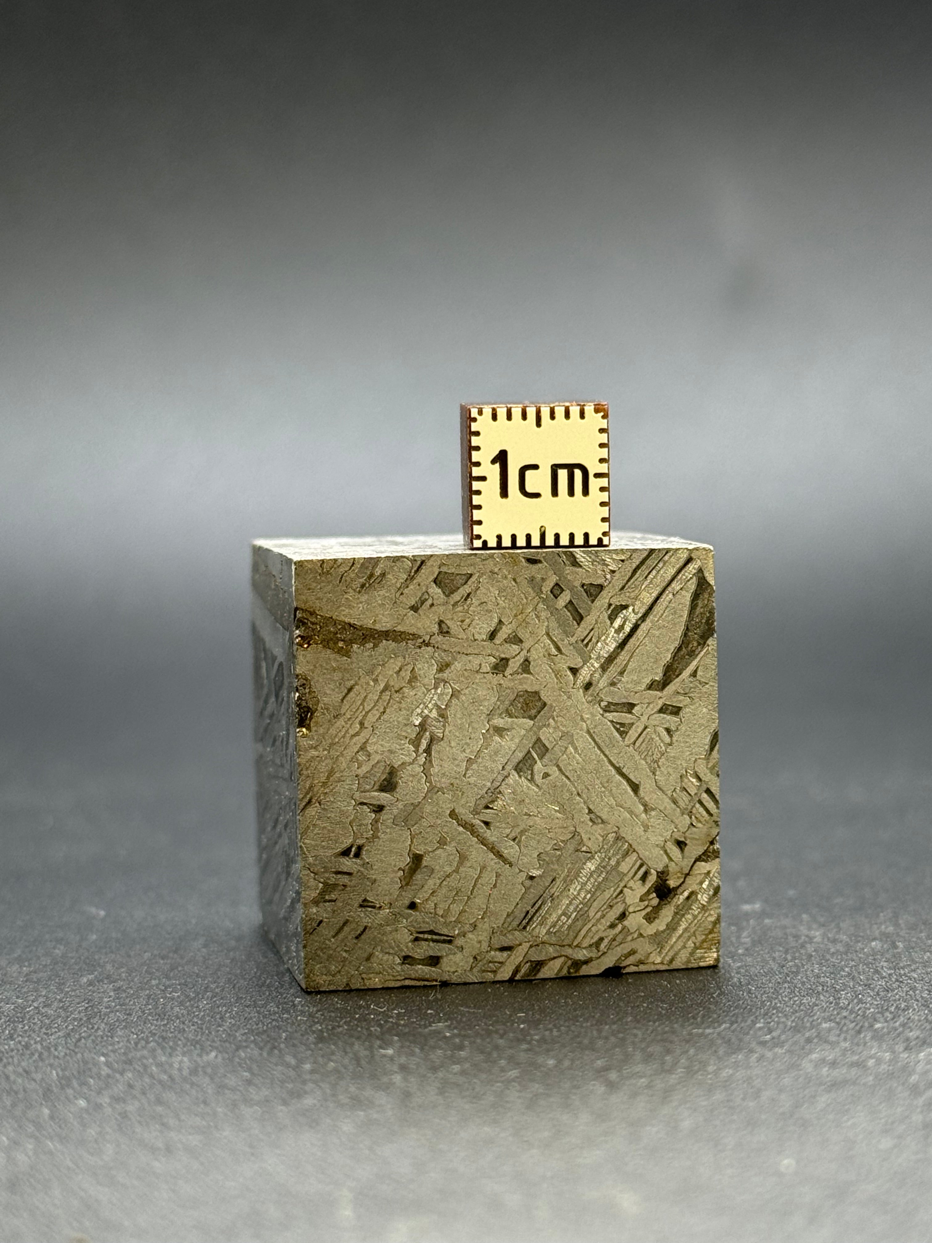 ALETAI, GOBI DESERT, CHINA. 200 GRAMS CUBE.