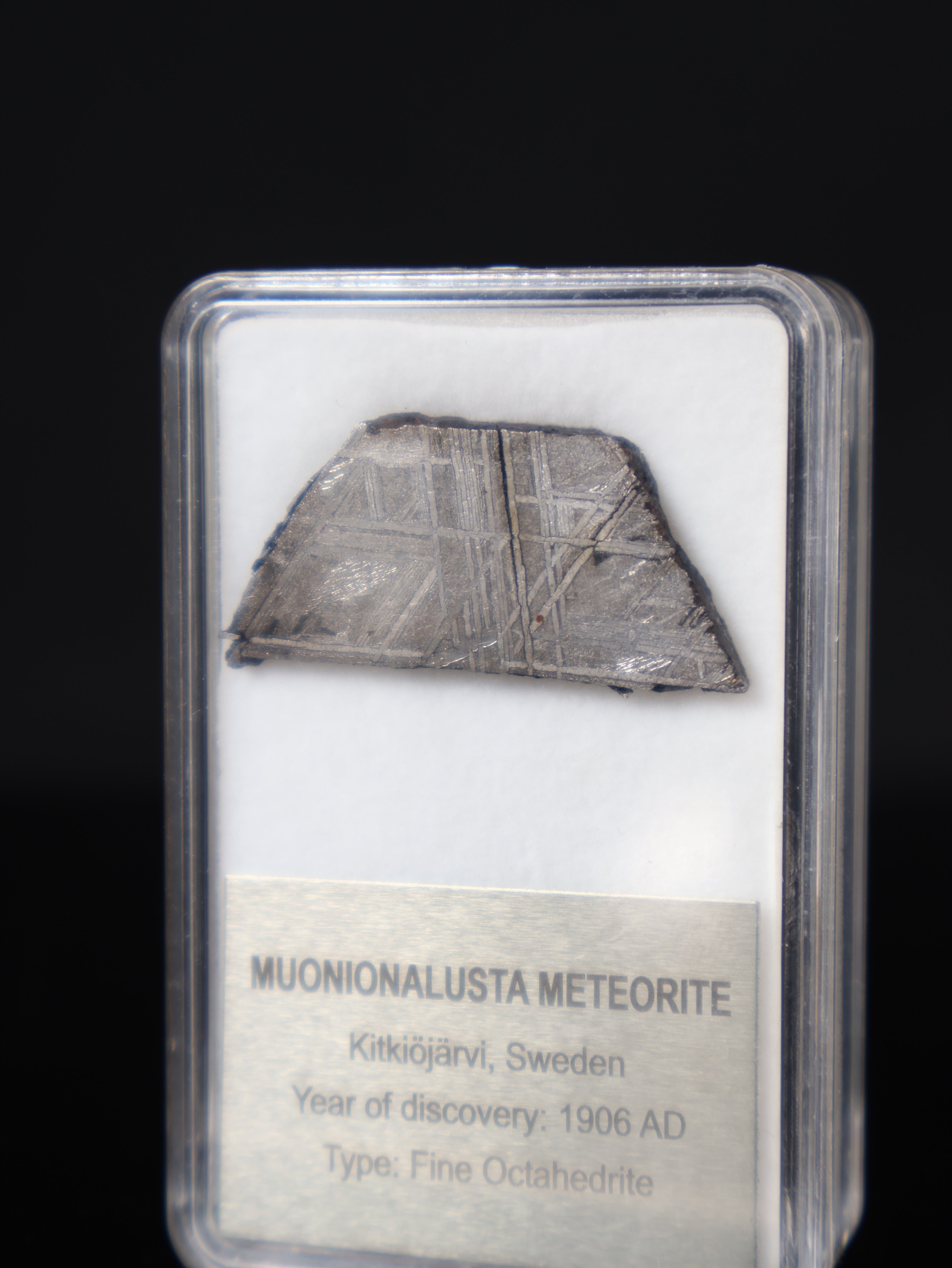 MUONIONALUSTA METEORITE, SWEDEN. DISPLAY BOX. 7 GRAMS.