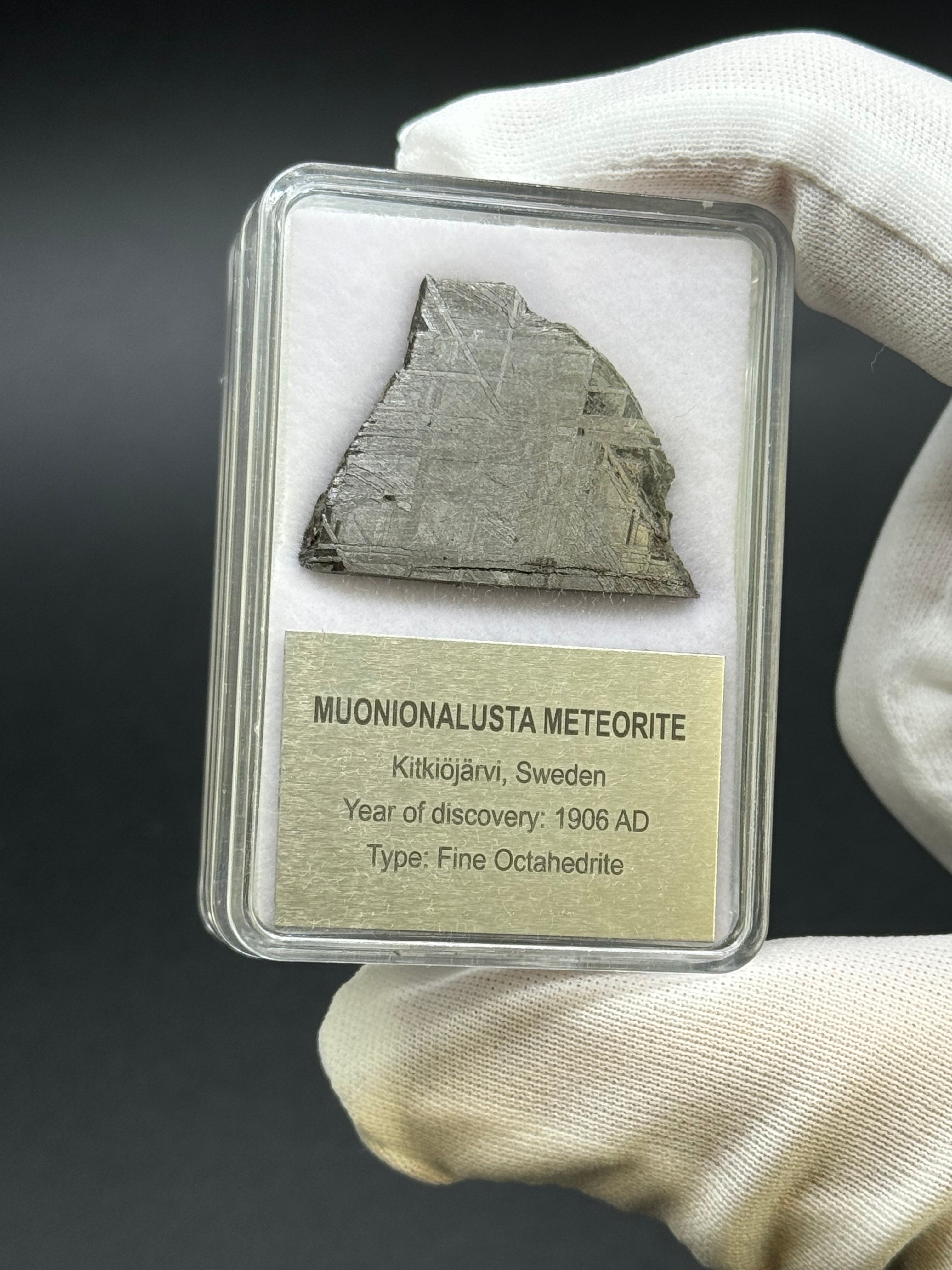 MUONIONALUSTA METEORITE, SWEDEN. DISPLAY BOX. 10,11 GRAMS.