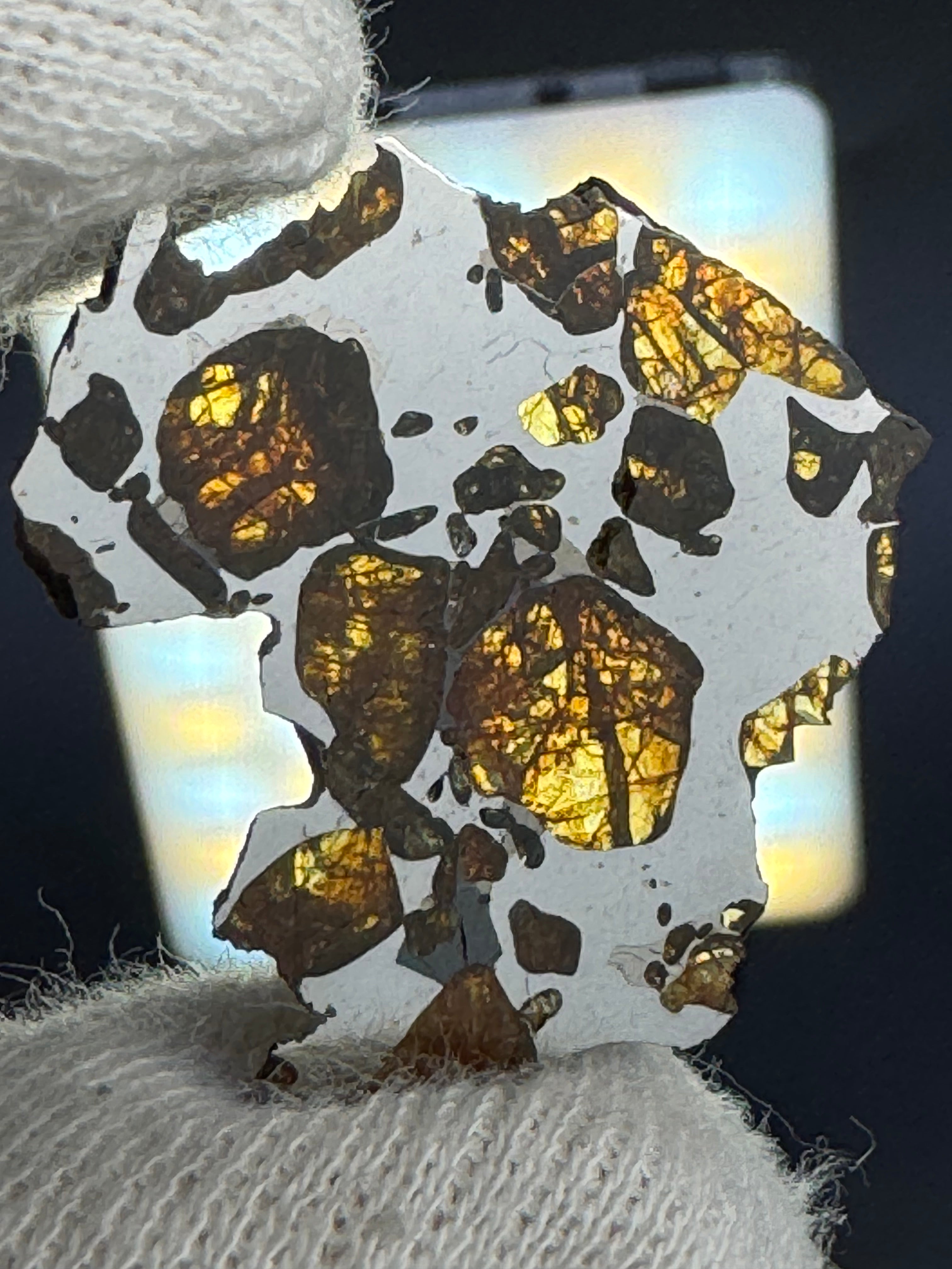 IMILAC PALLASITE METEORITE, CHILE. 3,18 grams.