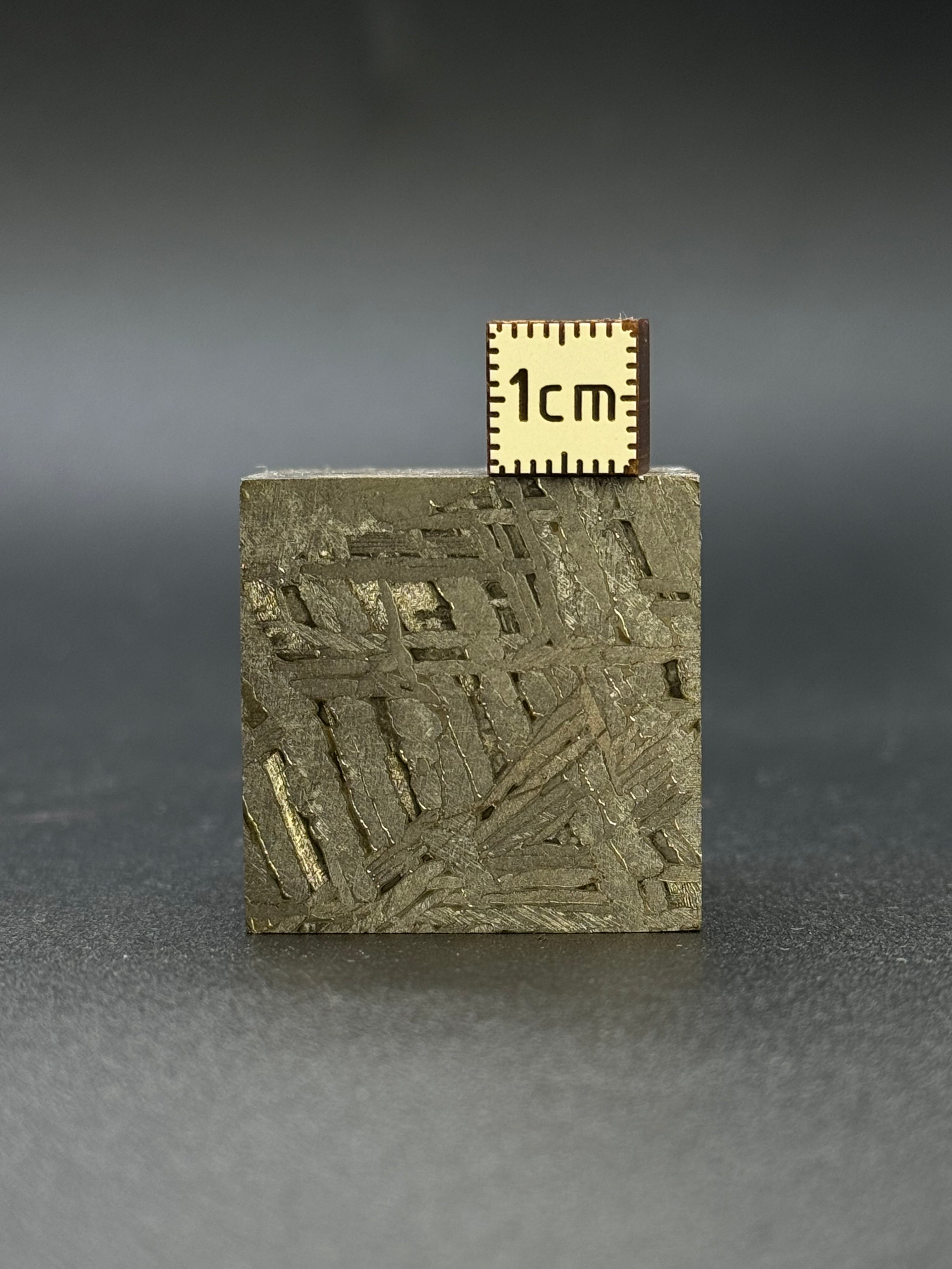 ALETAI, GOBI DESERT, CHINA. 190 GRAMS CUBE.
