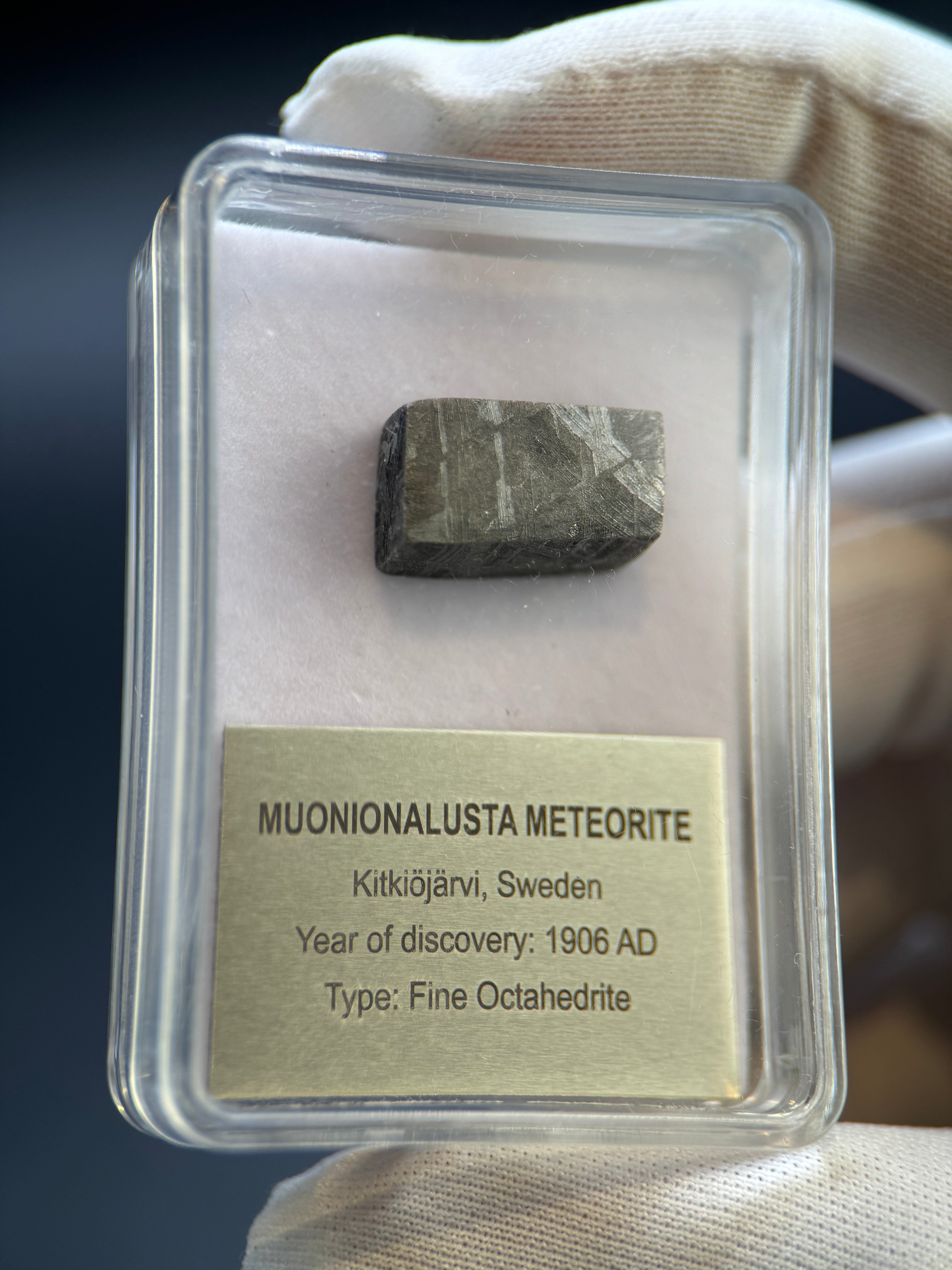 MUONIONALUSTA METEORITE, SWEDEN. DISPLAY BOX. 9,5 GRAMS.