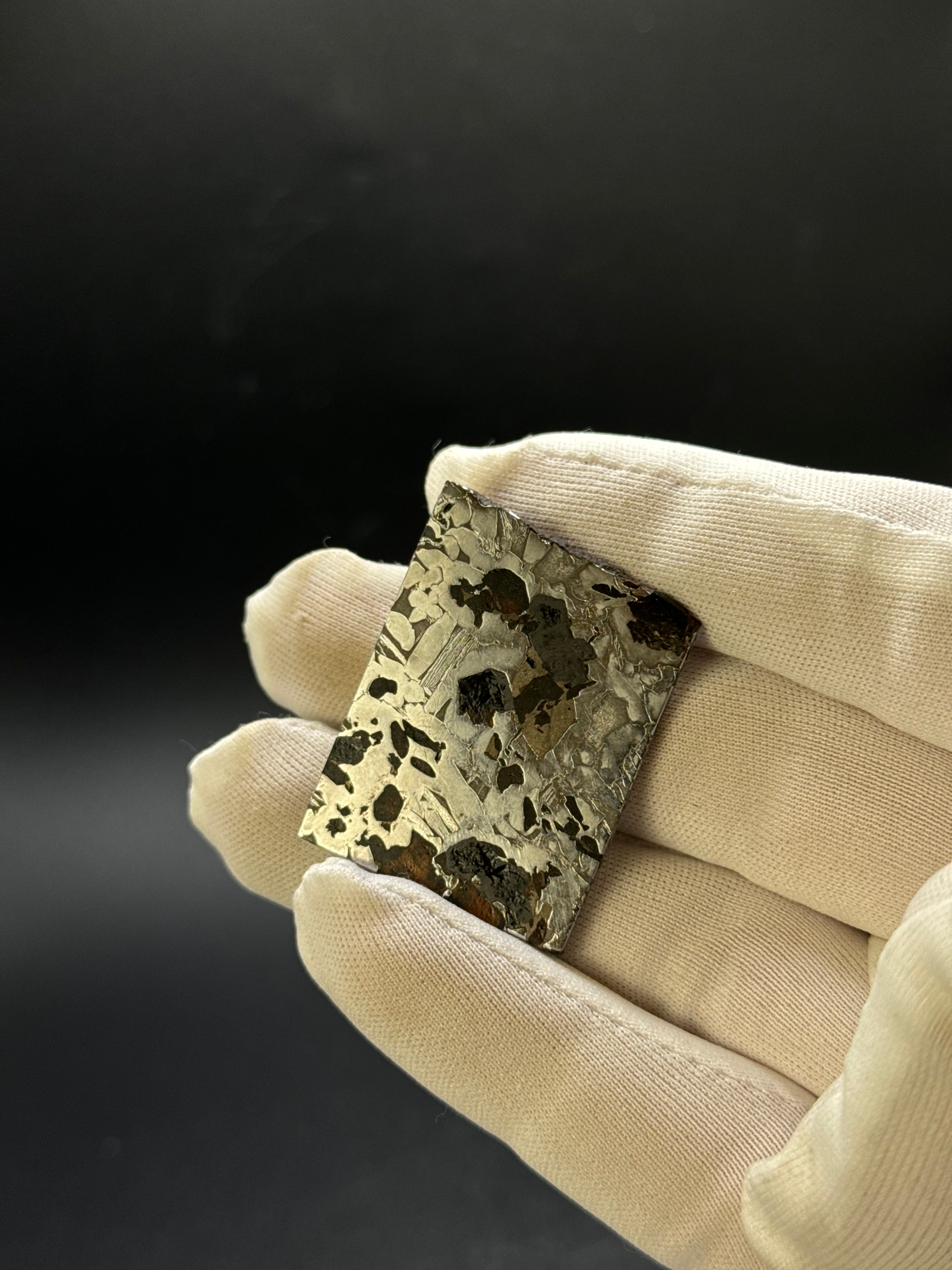 SEYMCHAN METEORITE, MAGADAN REGION, RUSSIA. 14,84 grams.