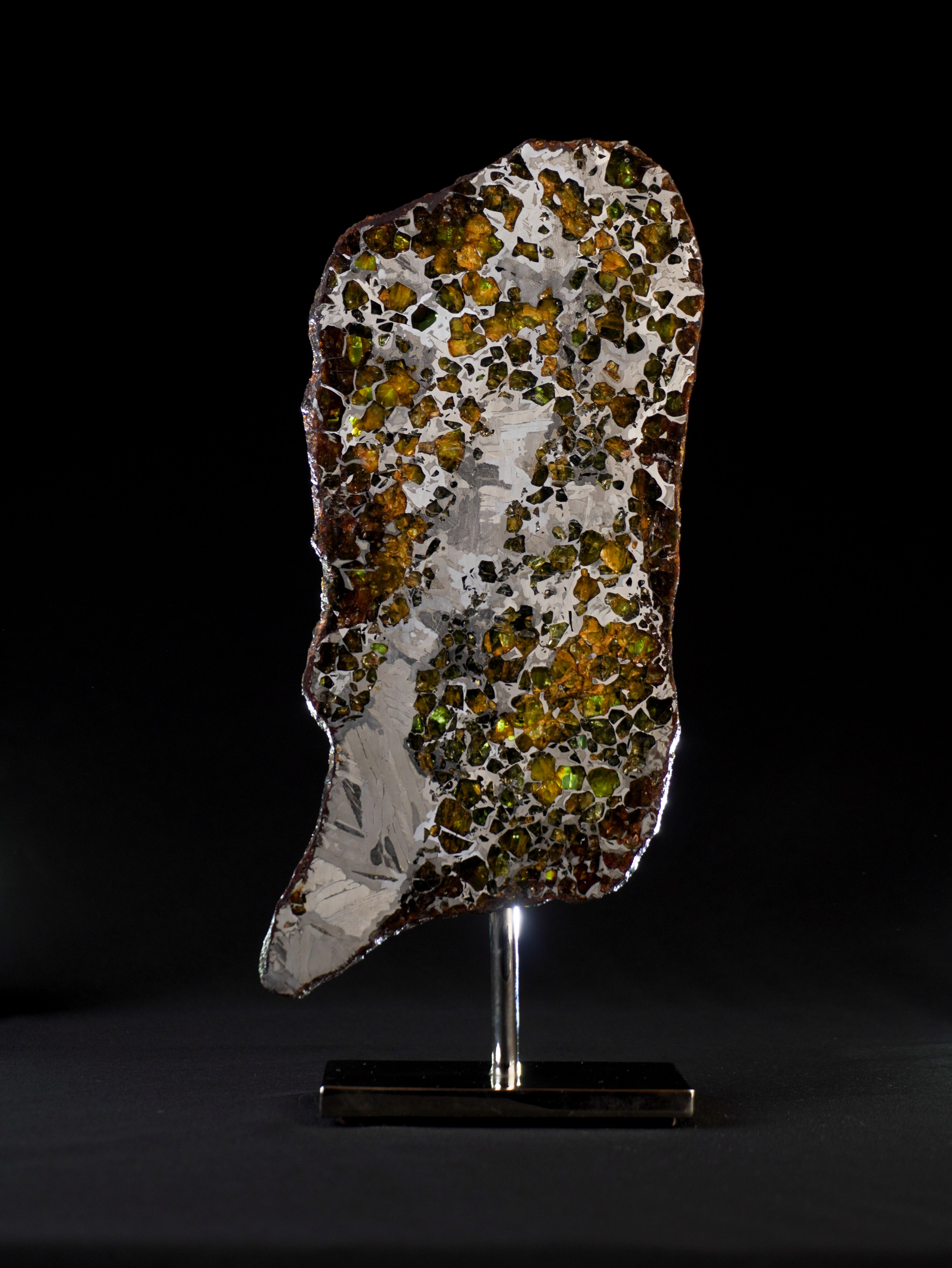 SEYMCHAN METEORITE, MAGADAN REGION, RUSSIA. 469 GRAMS.