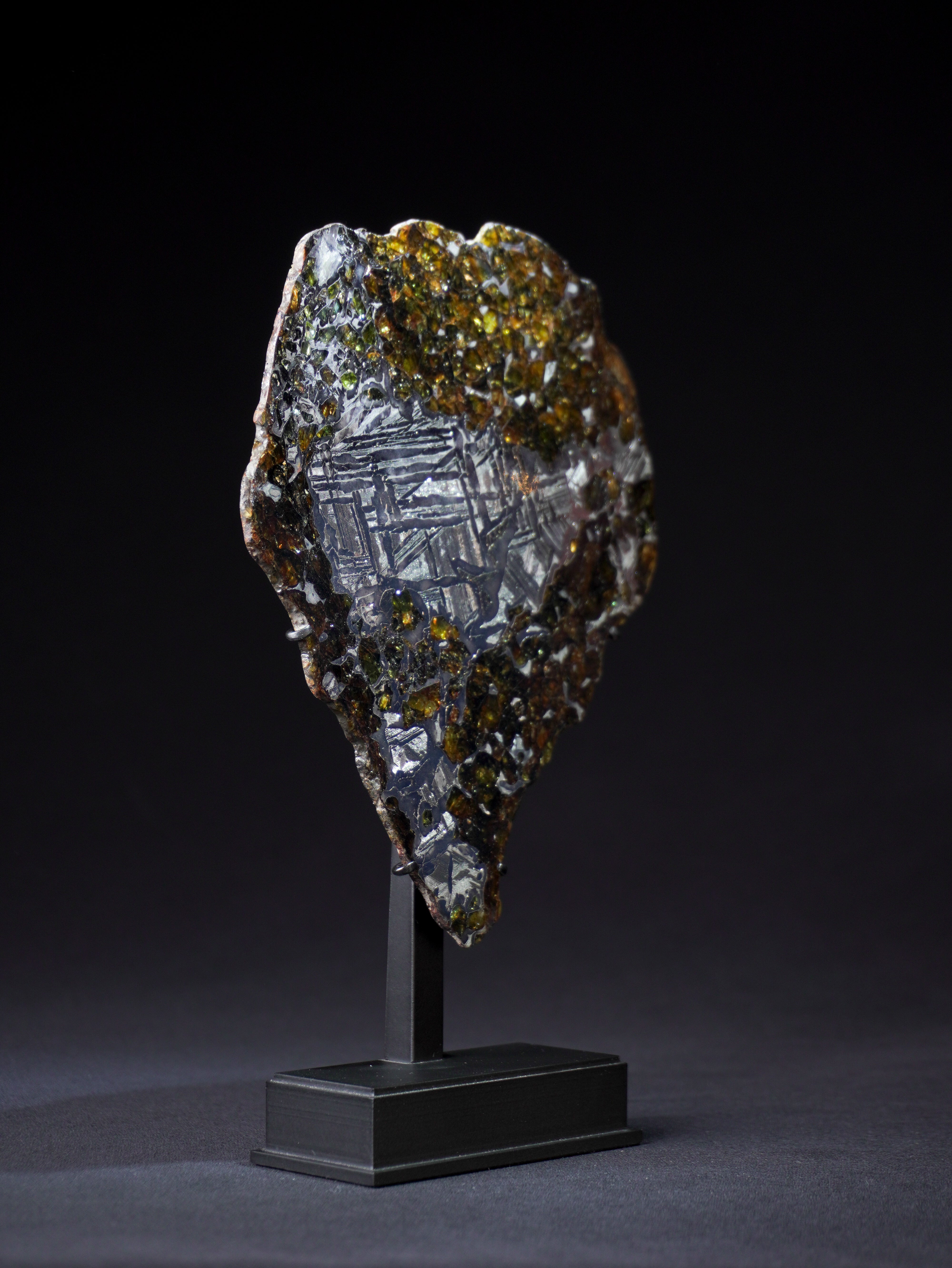 SEYMCHAN METEORITE, MAGADAN REGION, RUSSIA. 187  GRAMS.