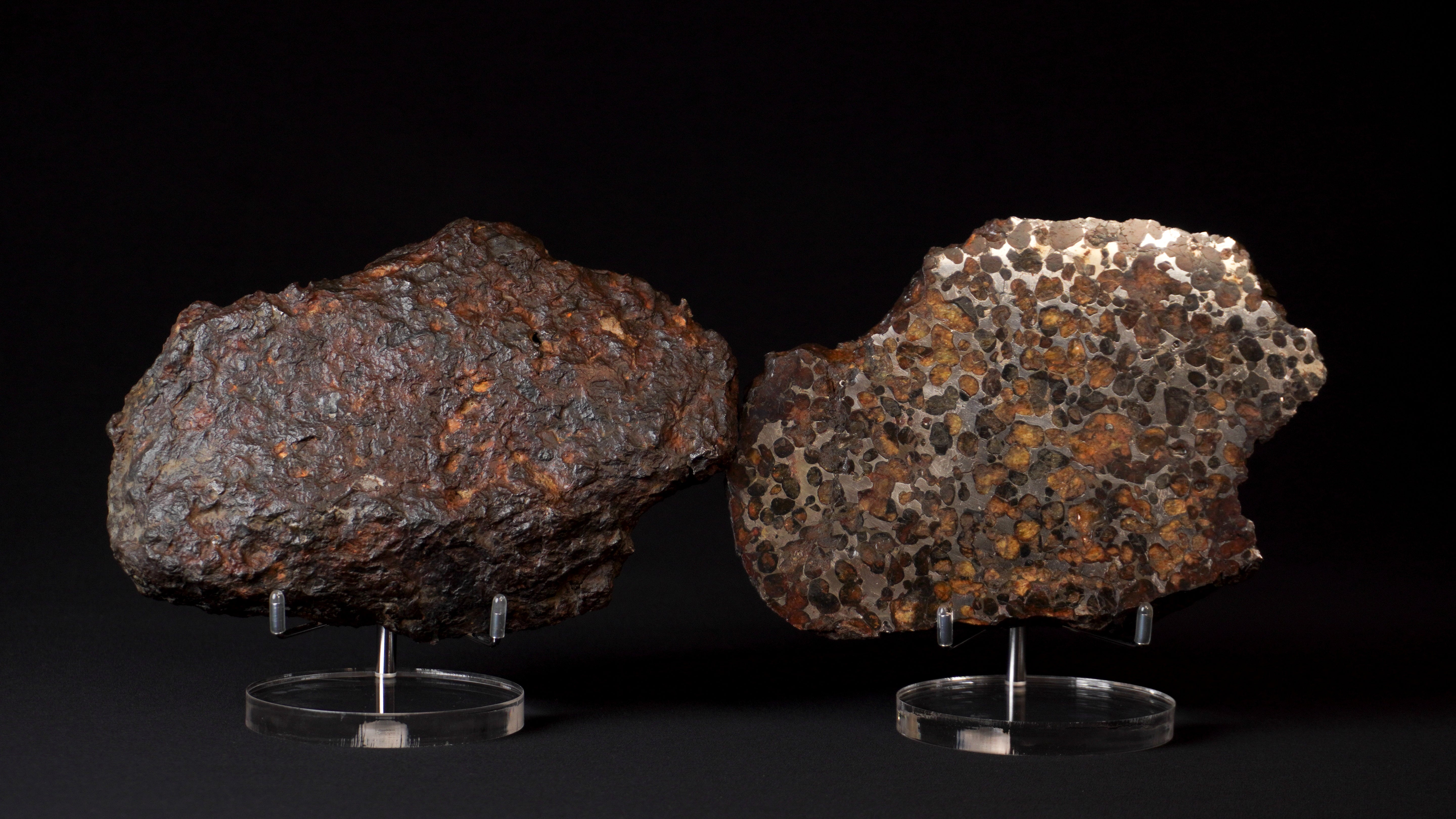 Full Sericho meteorite from Kenya, in two halves. Total weight: 3,057 grams.