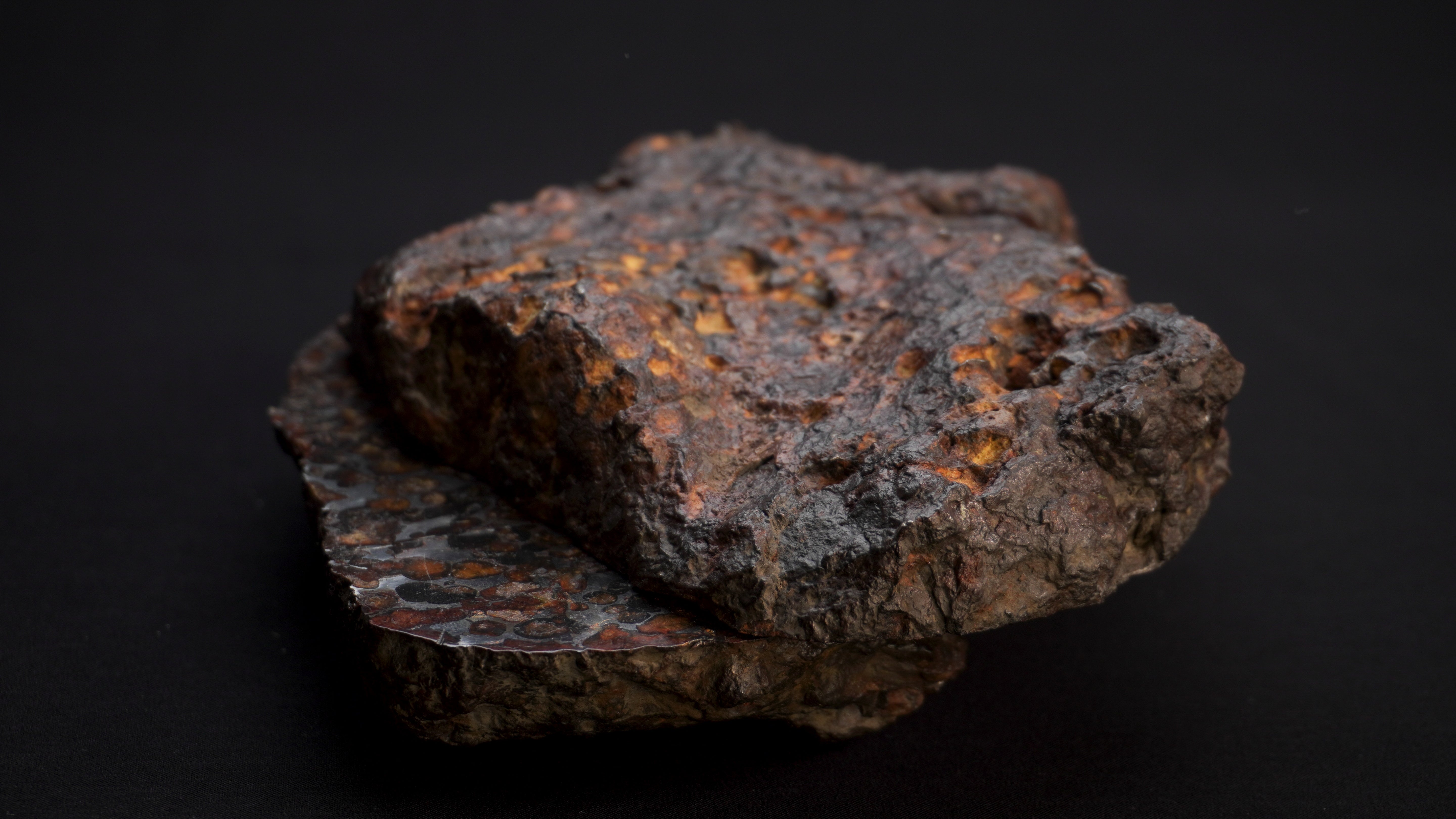 Full Sericho meteorite from Kenya, in two halves. Total weight: 3,057 grams.