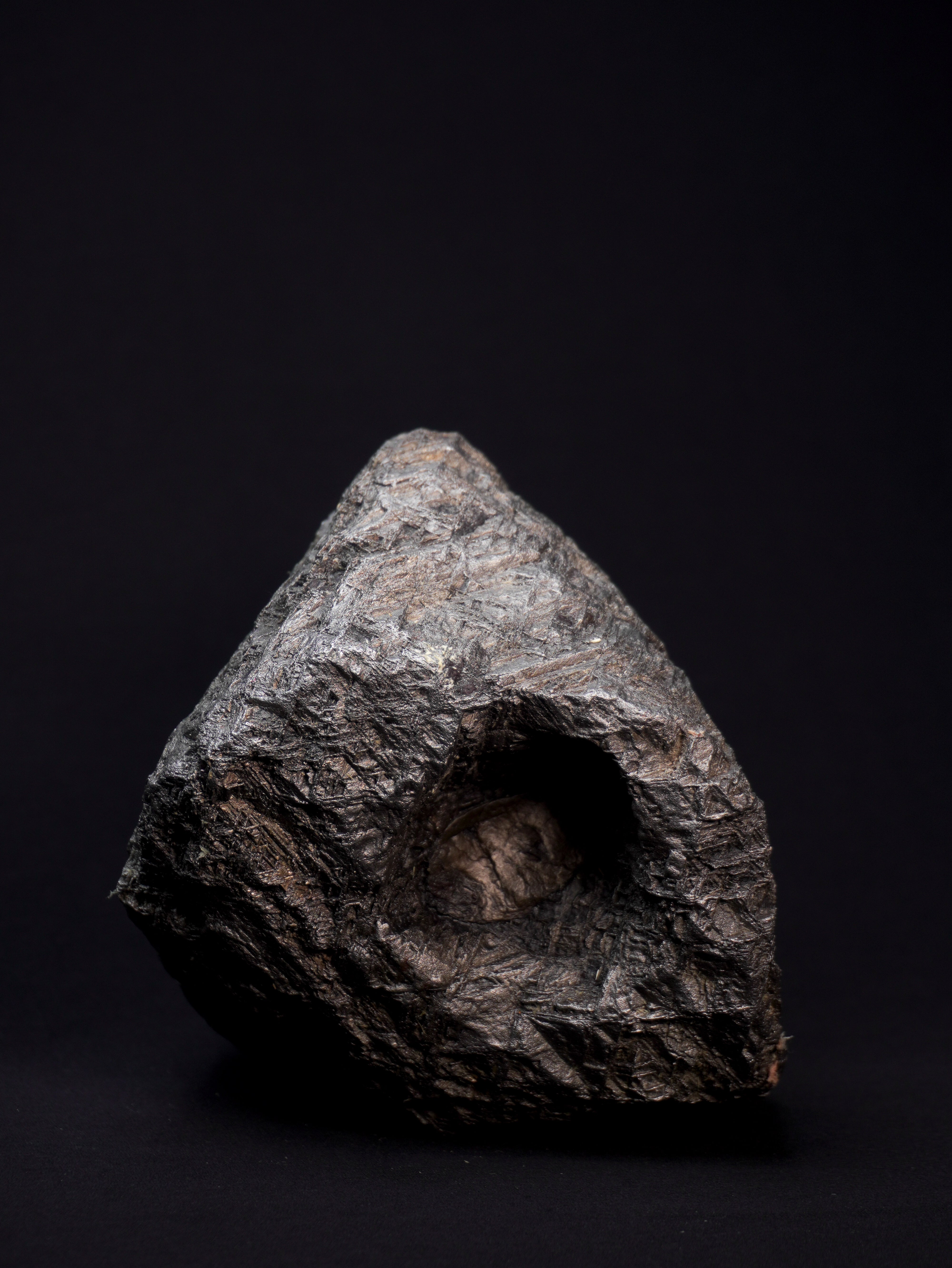 MUONIONALUSTA METEORITE, SWEDEN. FULL METEORITE 13.4 KILOGRAMS.