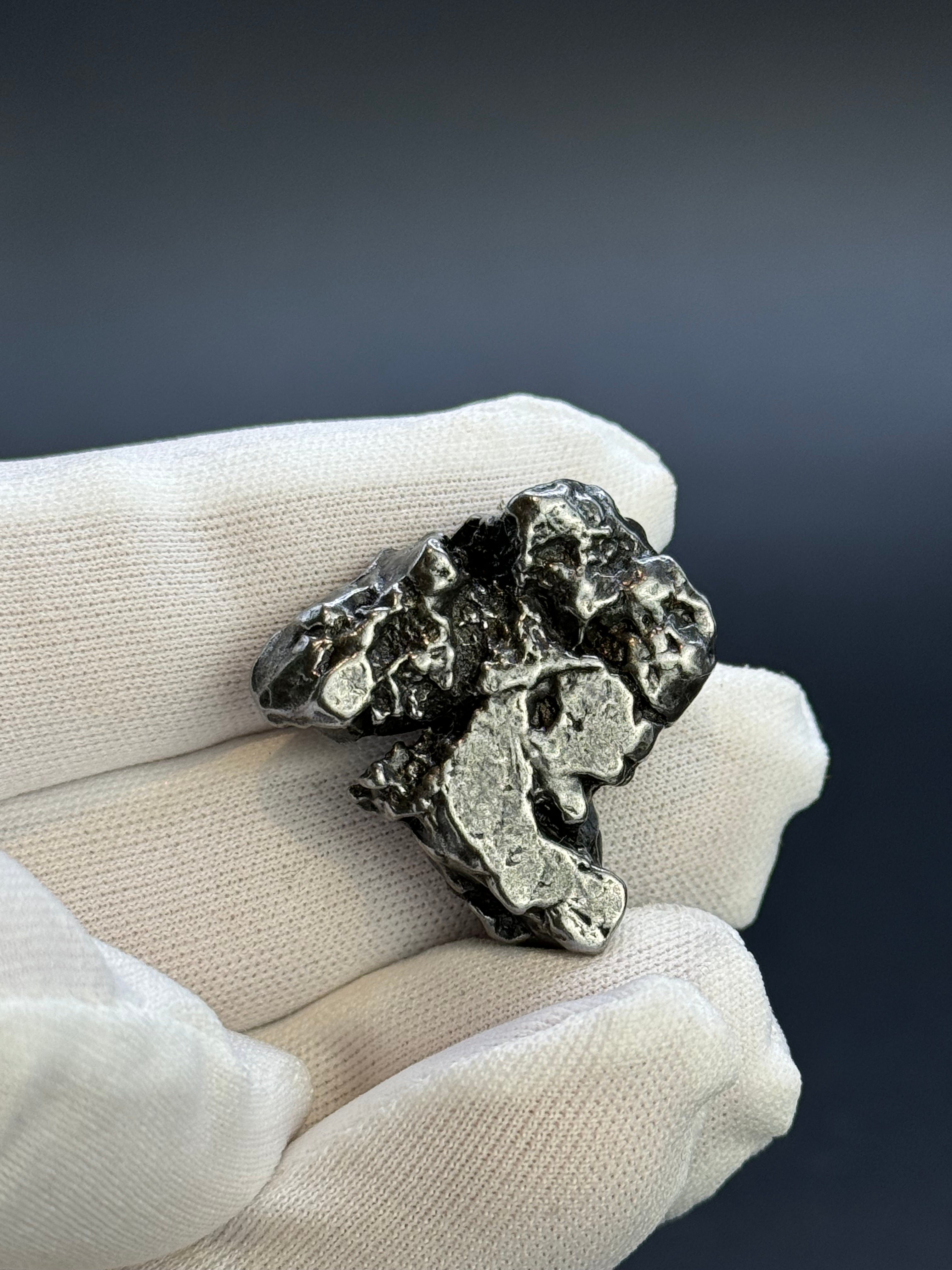 CAMPO DEL CIELO METEORITE, SOUTH AMERICA. 25,07 GRAMS.