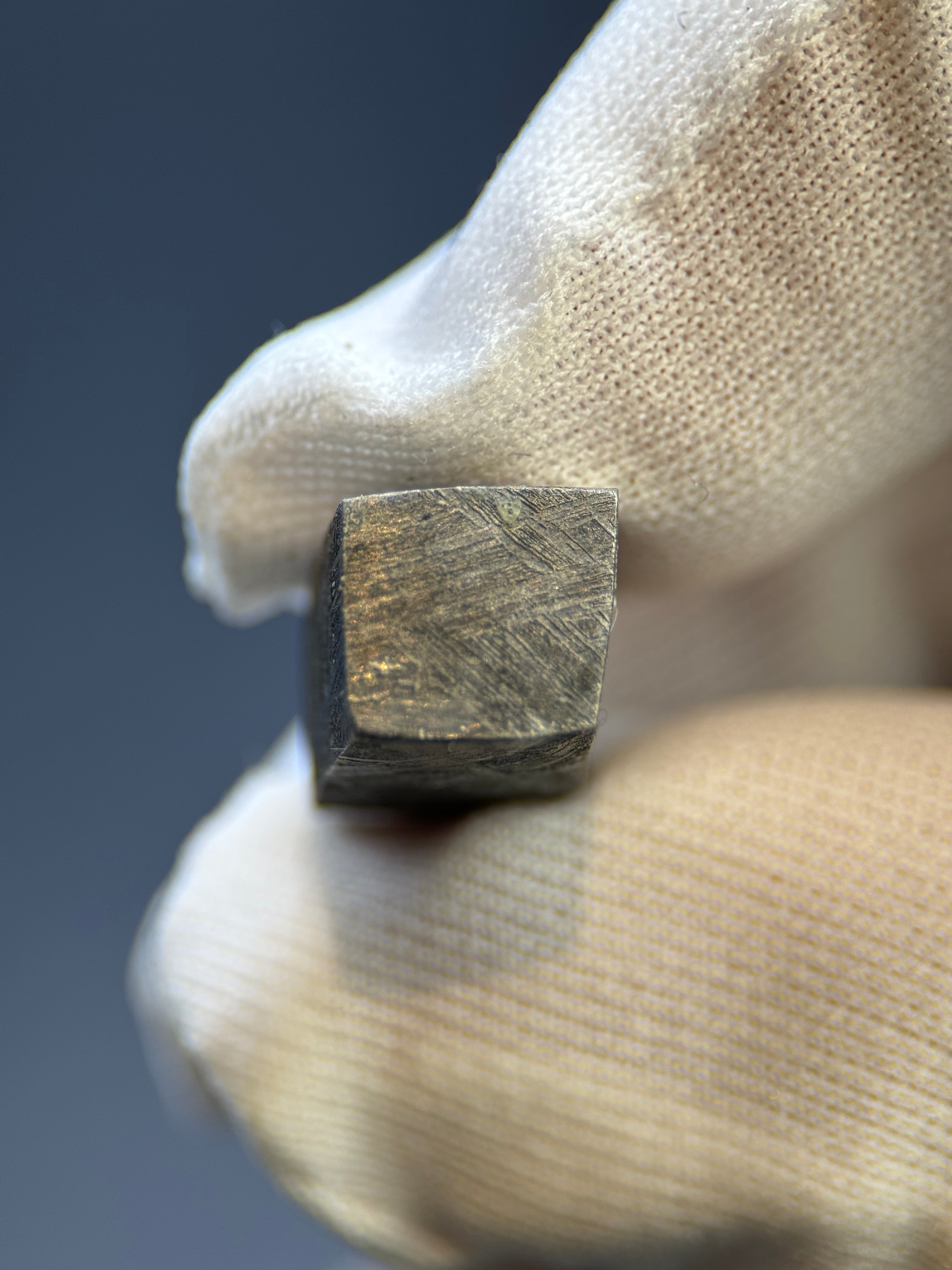 MUONIONALUSTA METEORITE, SWEDEN. DISPLAY BOX. 9,5 GRAMS.