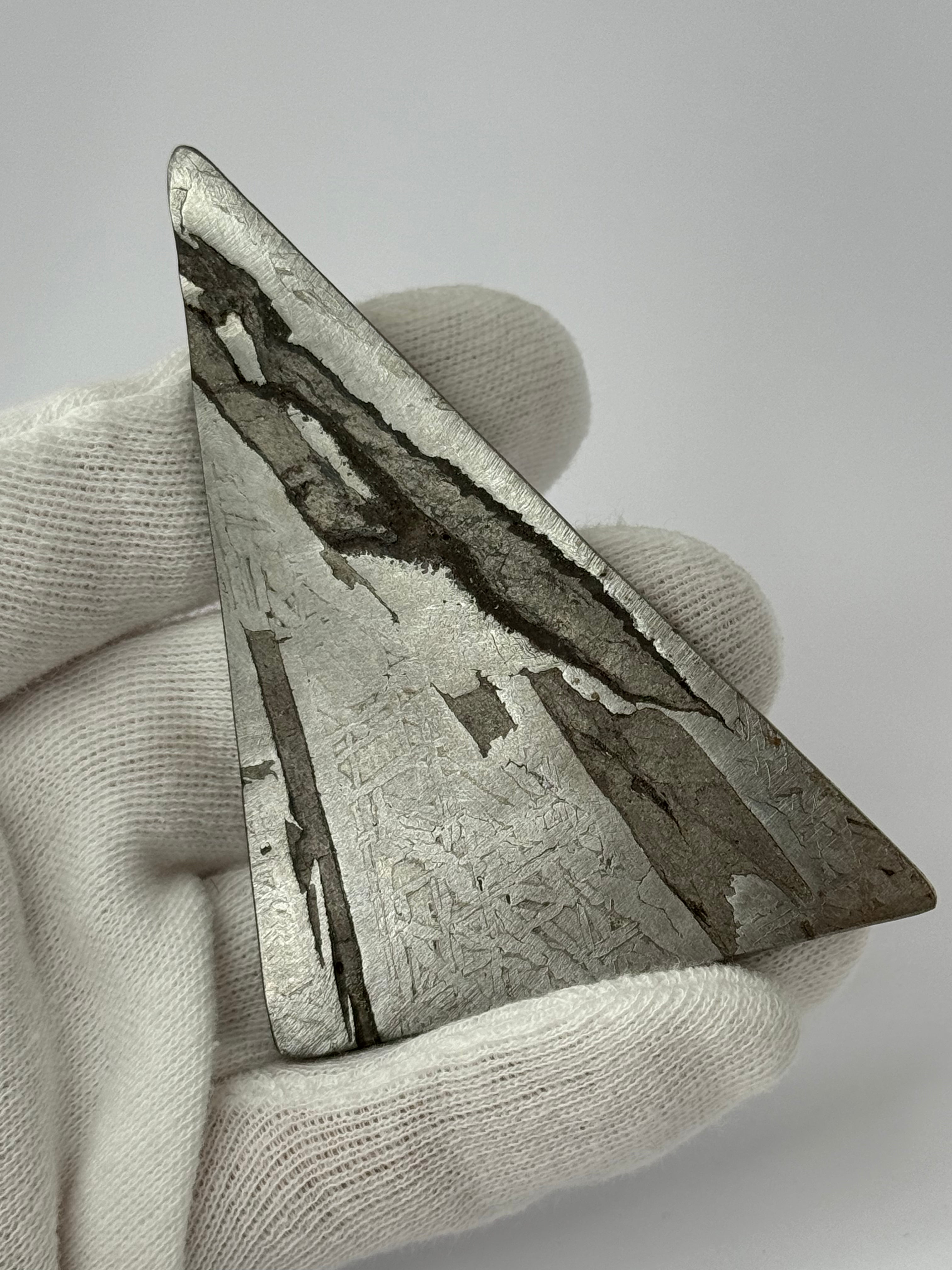 Aletai meteorite, Gobi desert, China. 108,18 grams.