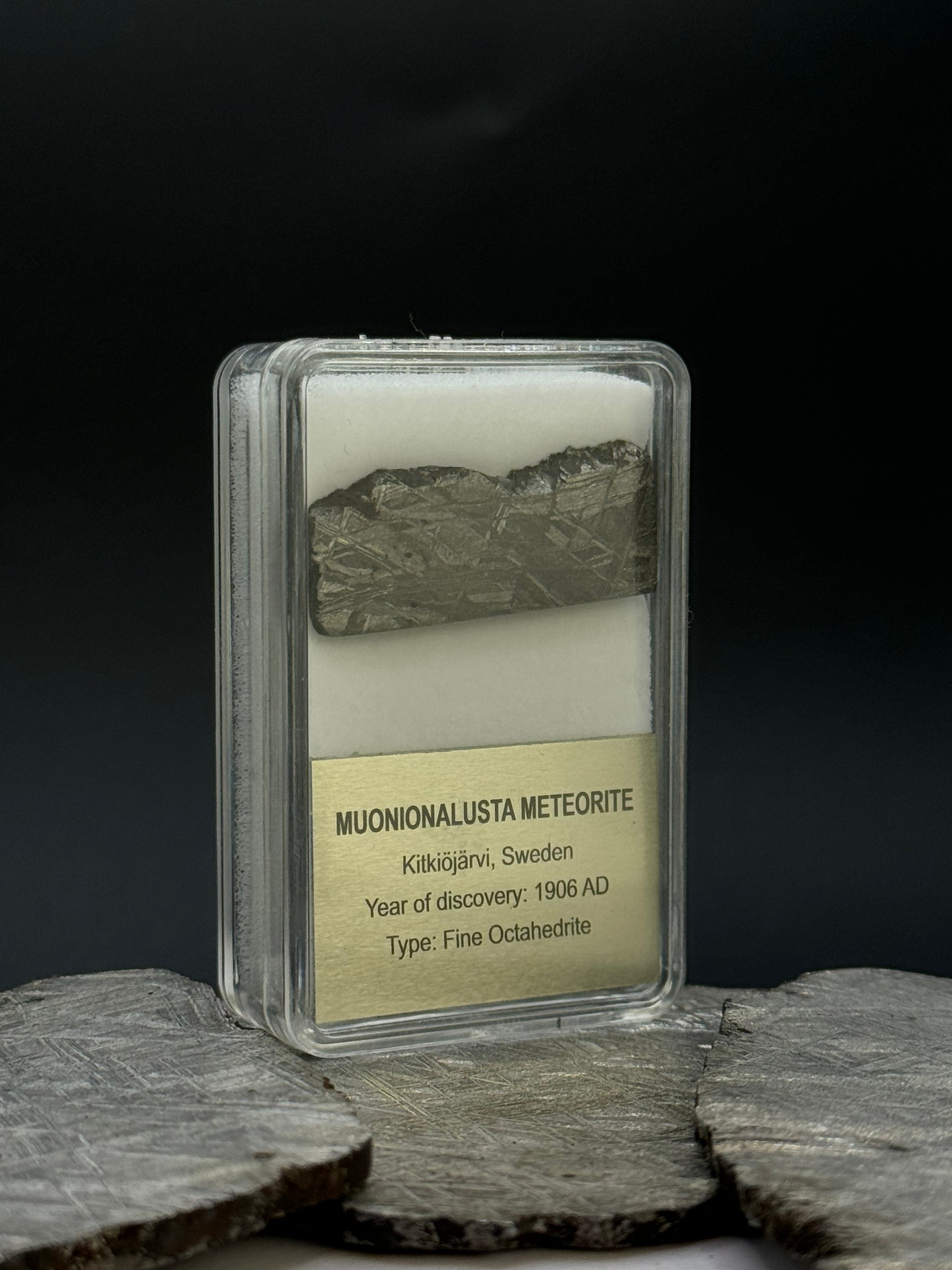 Muonionalusta meteorite, Sweden. Display box. 9,6 grams.