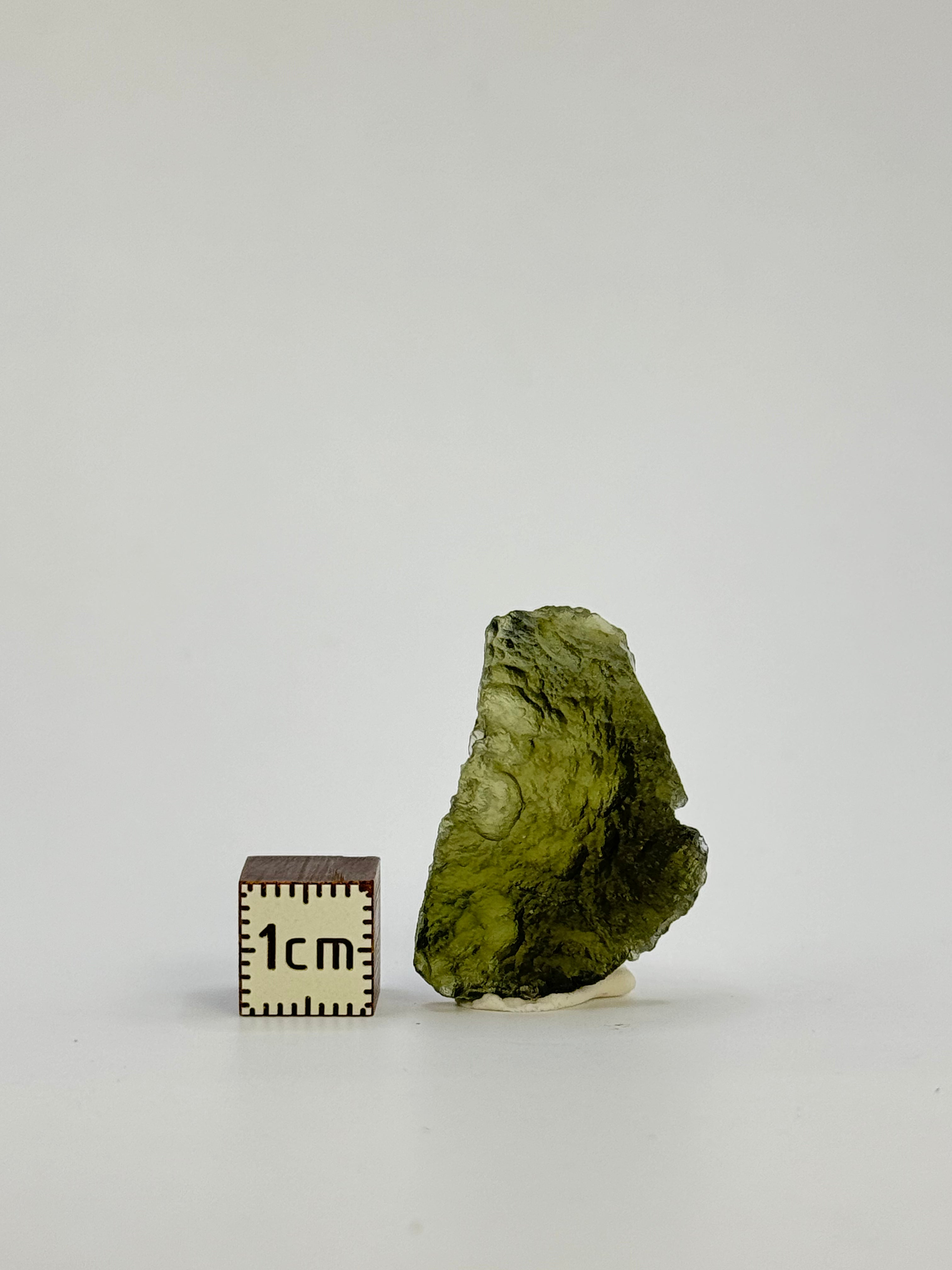Raw Moldavite, Czech Republic. 4,49 grams.