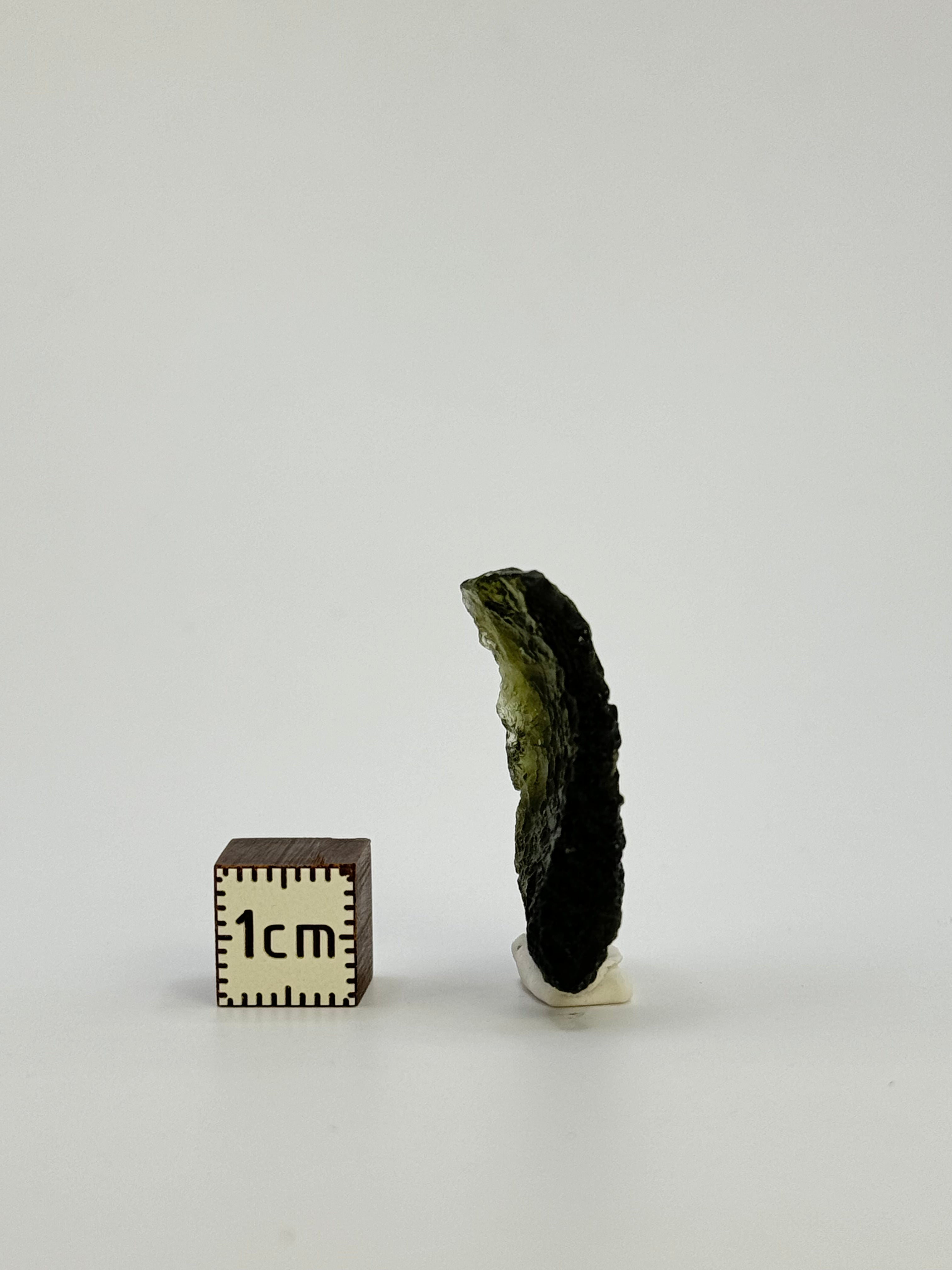 Raw Moldavite, Czech Republic. 4,49 grams.