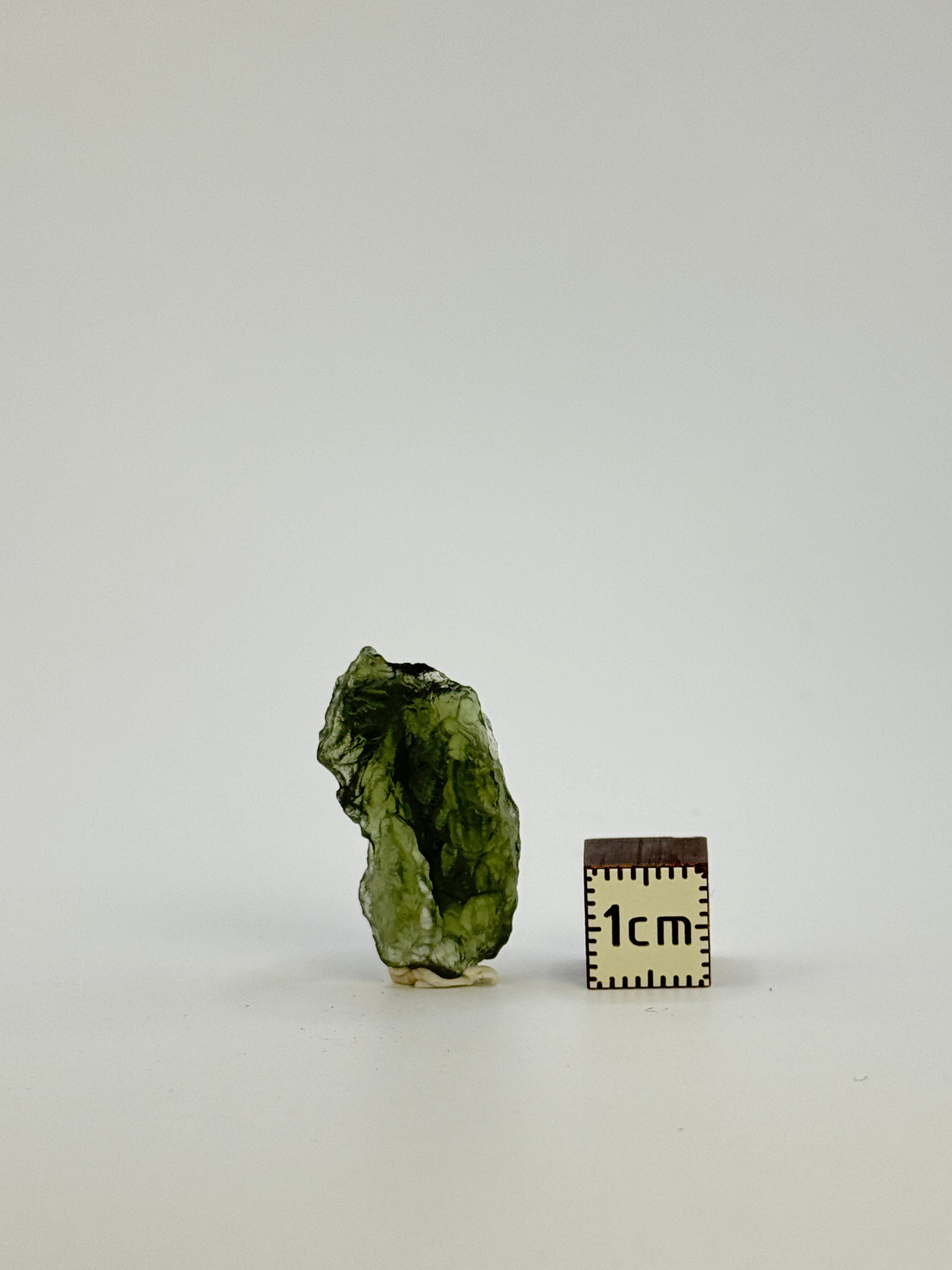 Raw Moldavite, Czech Republic. 3,09 grams.