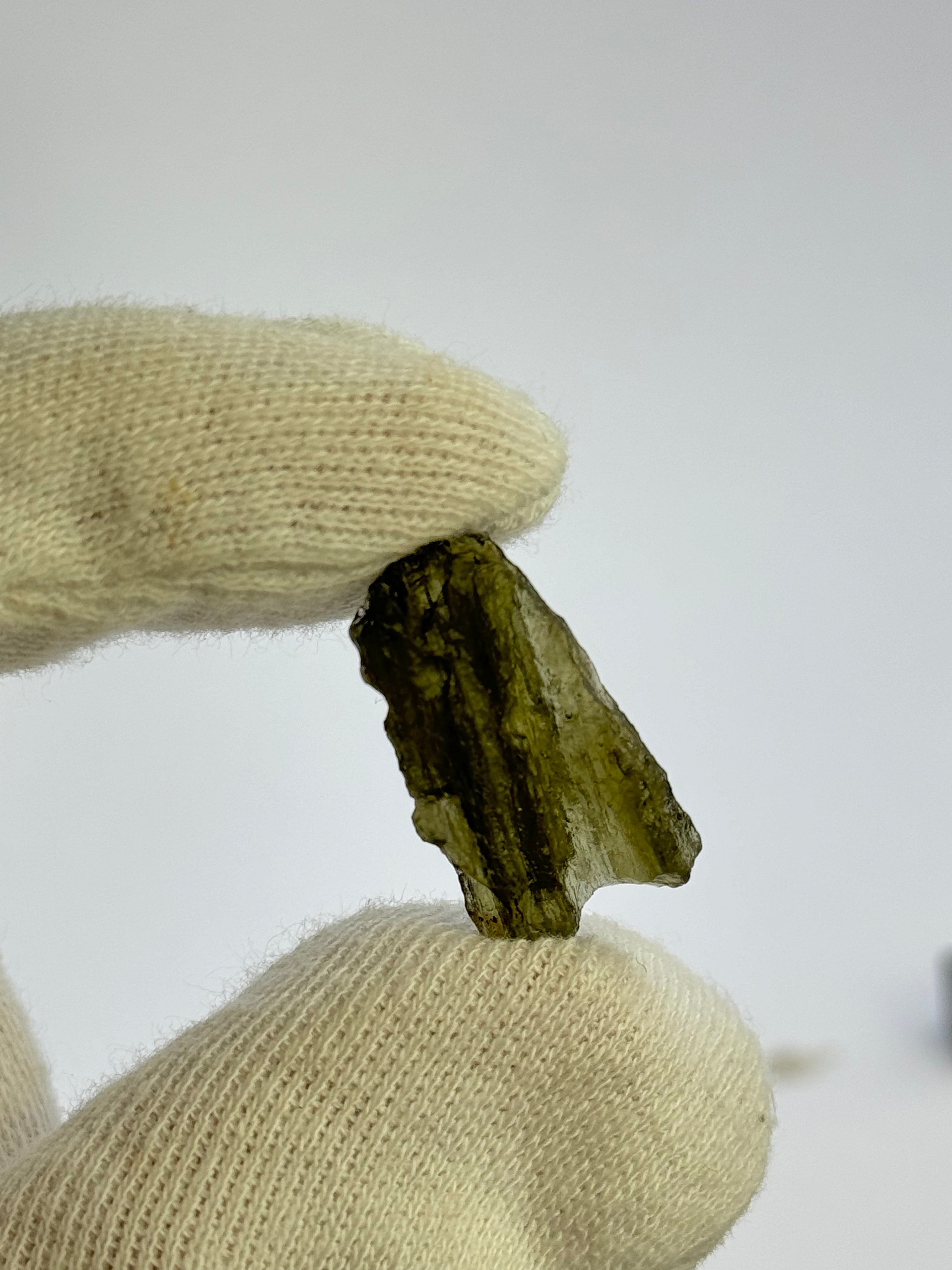 Raw Moldavite, Czech Republic. 2,85 grams.