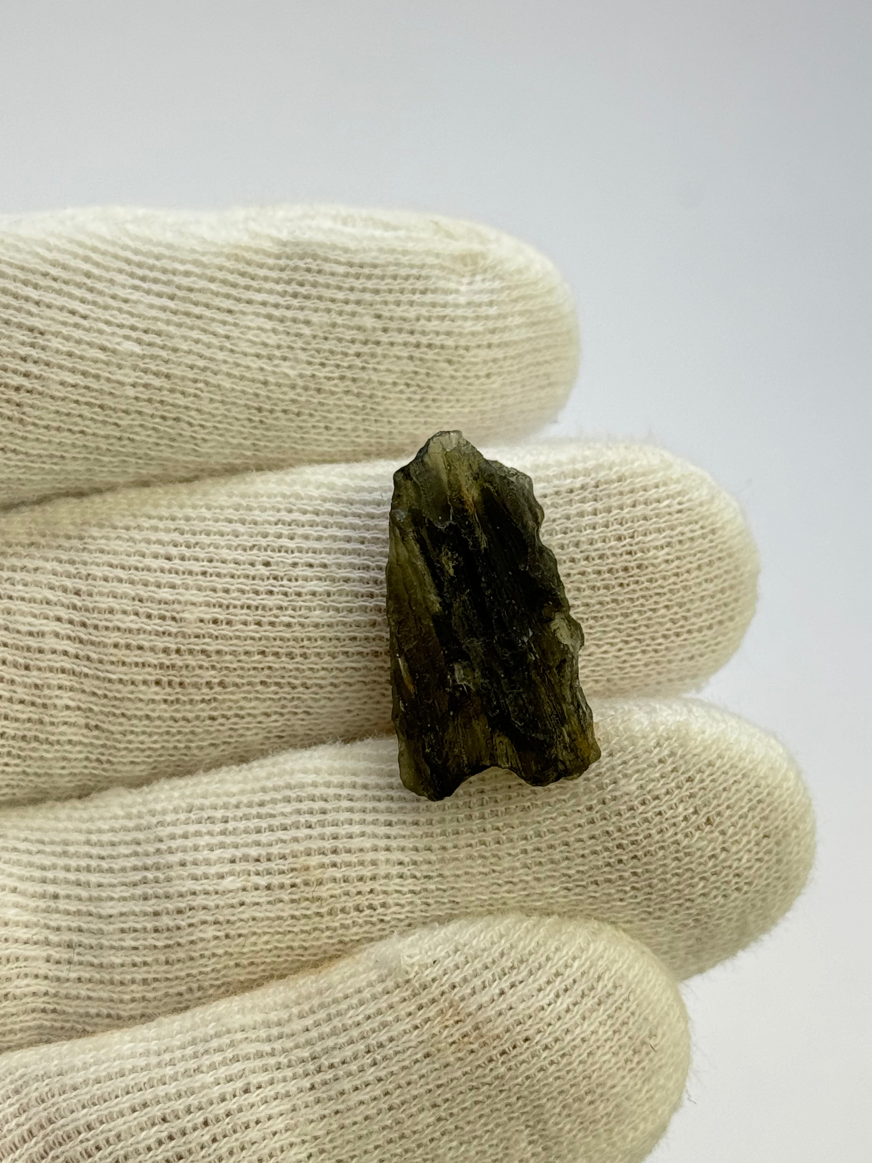 Raw Moldavite, Czech Republic. 2,85 grams.