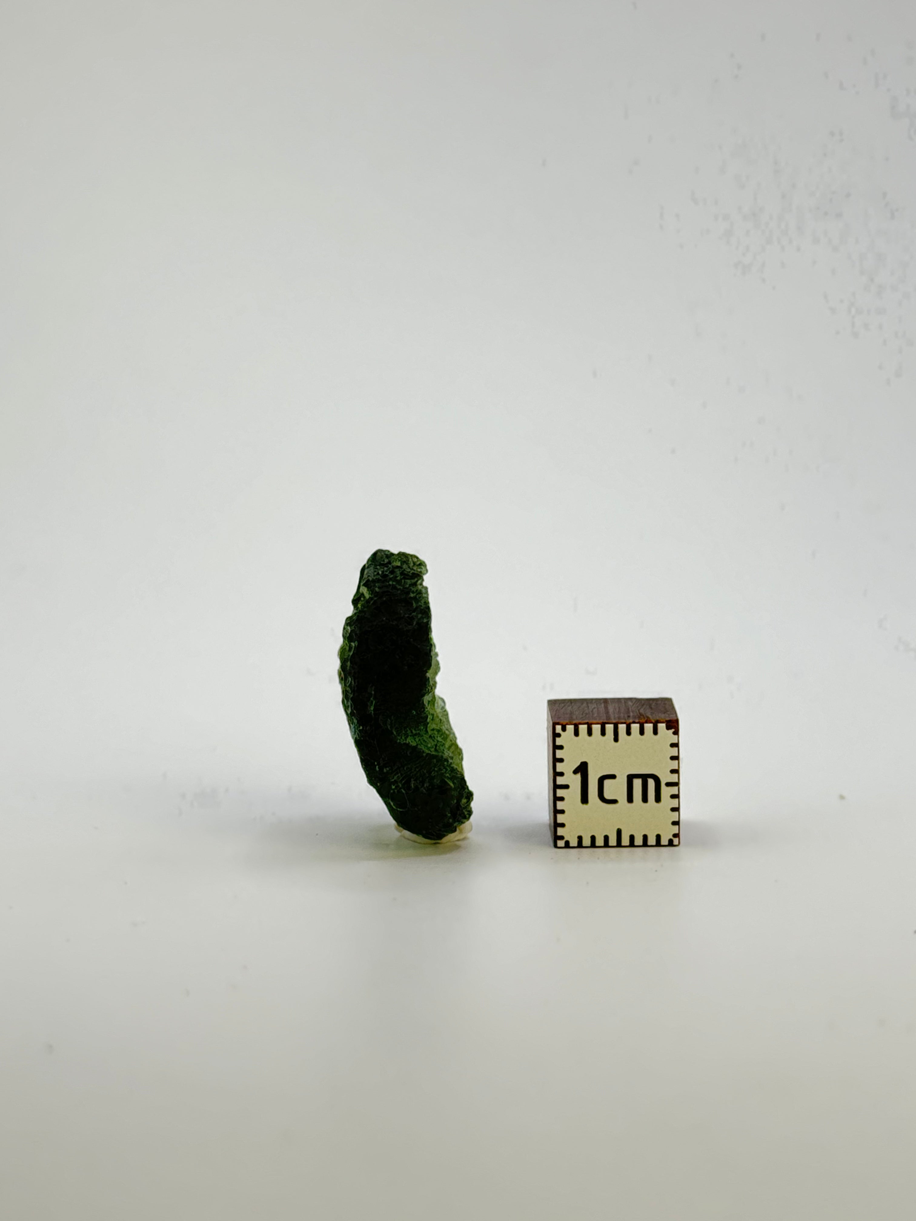 Raw Moldavite, Czech Republic. 3,78 grams.