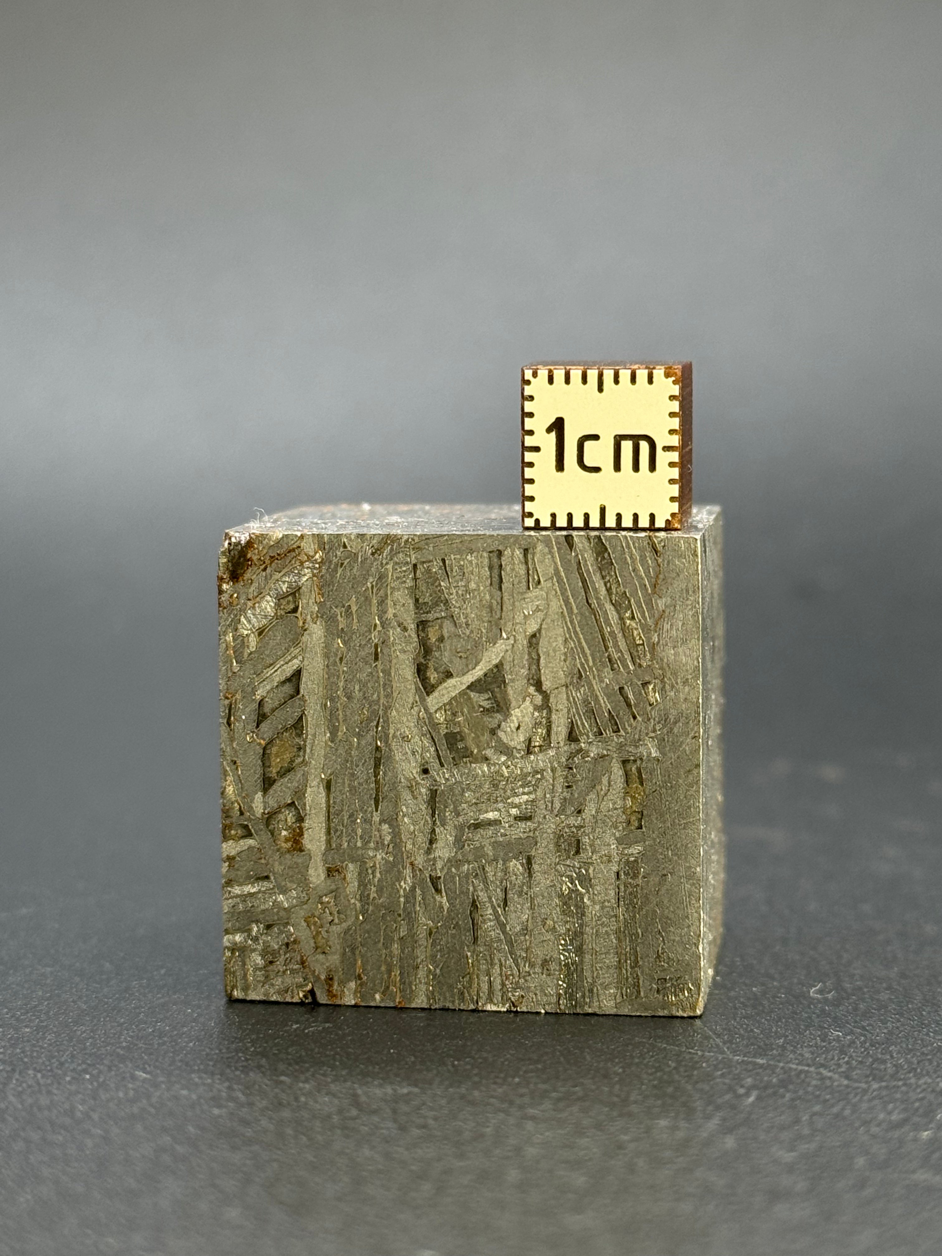 ALETAI, GOBI DESERT, CHINA. 190 GRAMS CUBE.