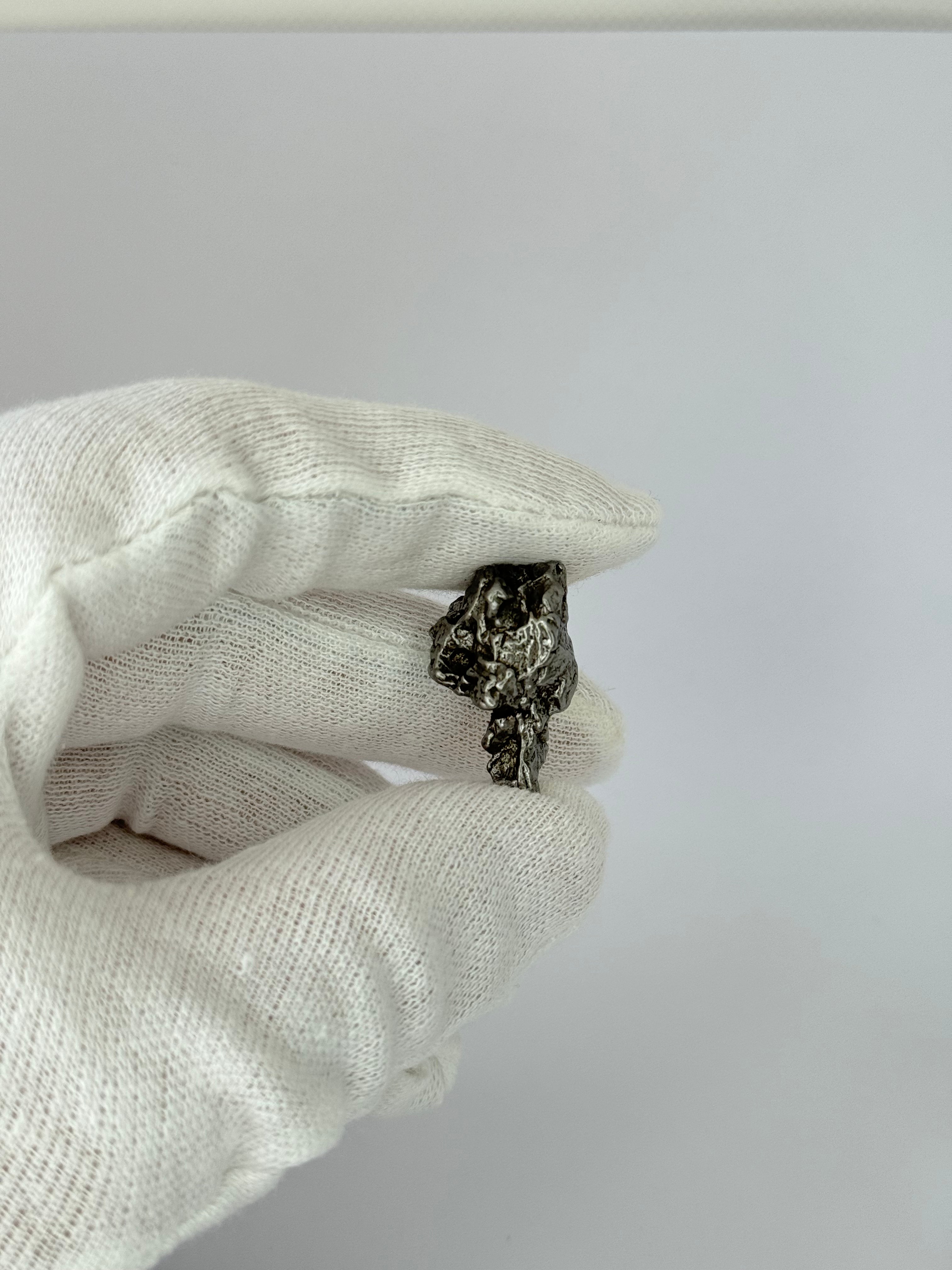 Campo del Cielo, South America. 16,70 grams.