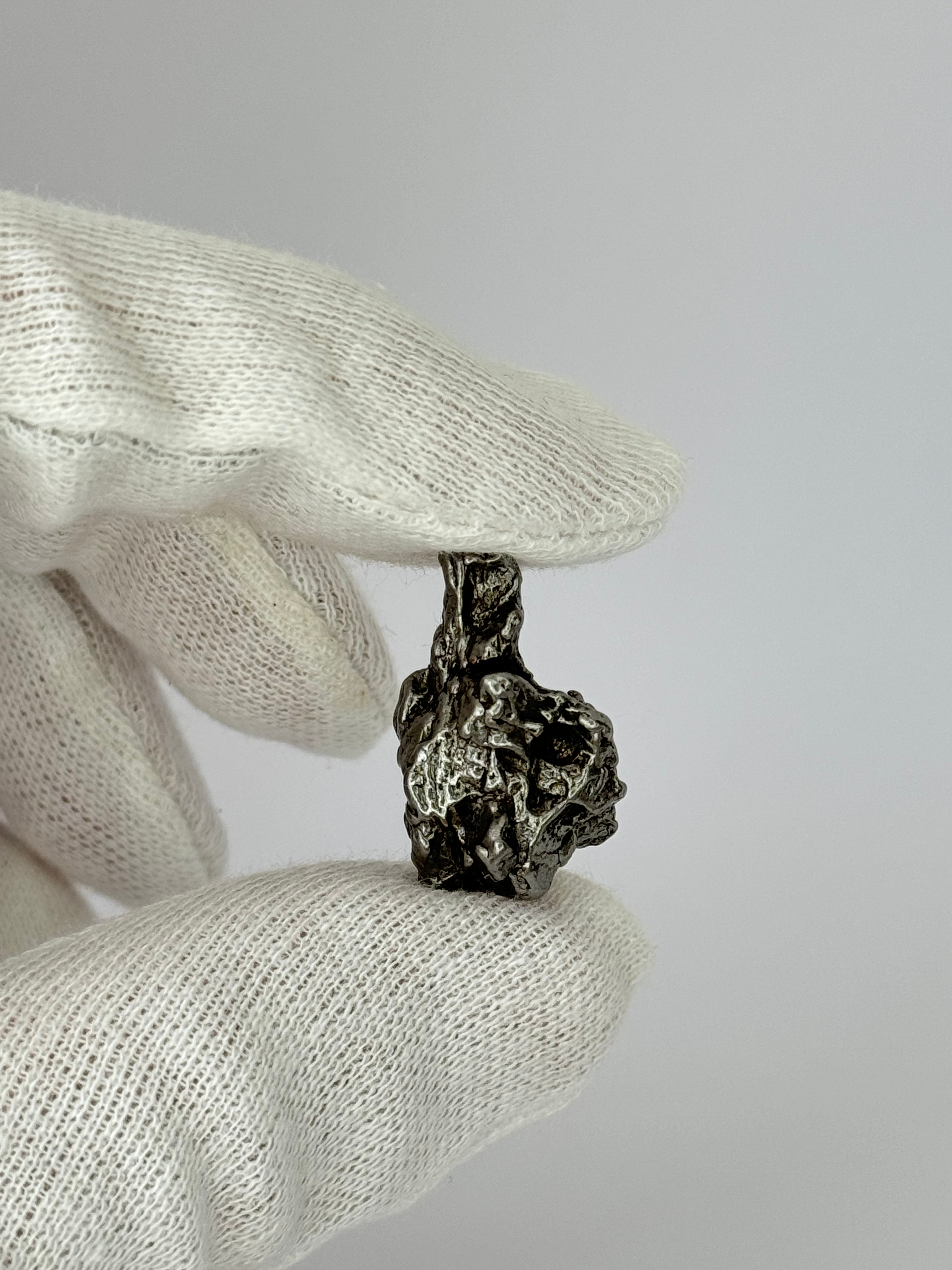 Campo del Cielo, South America. 16,70 grams.