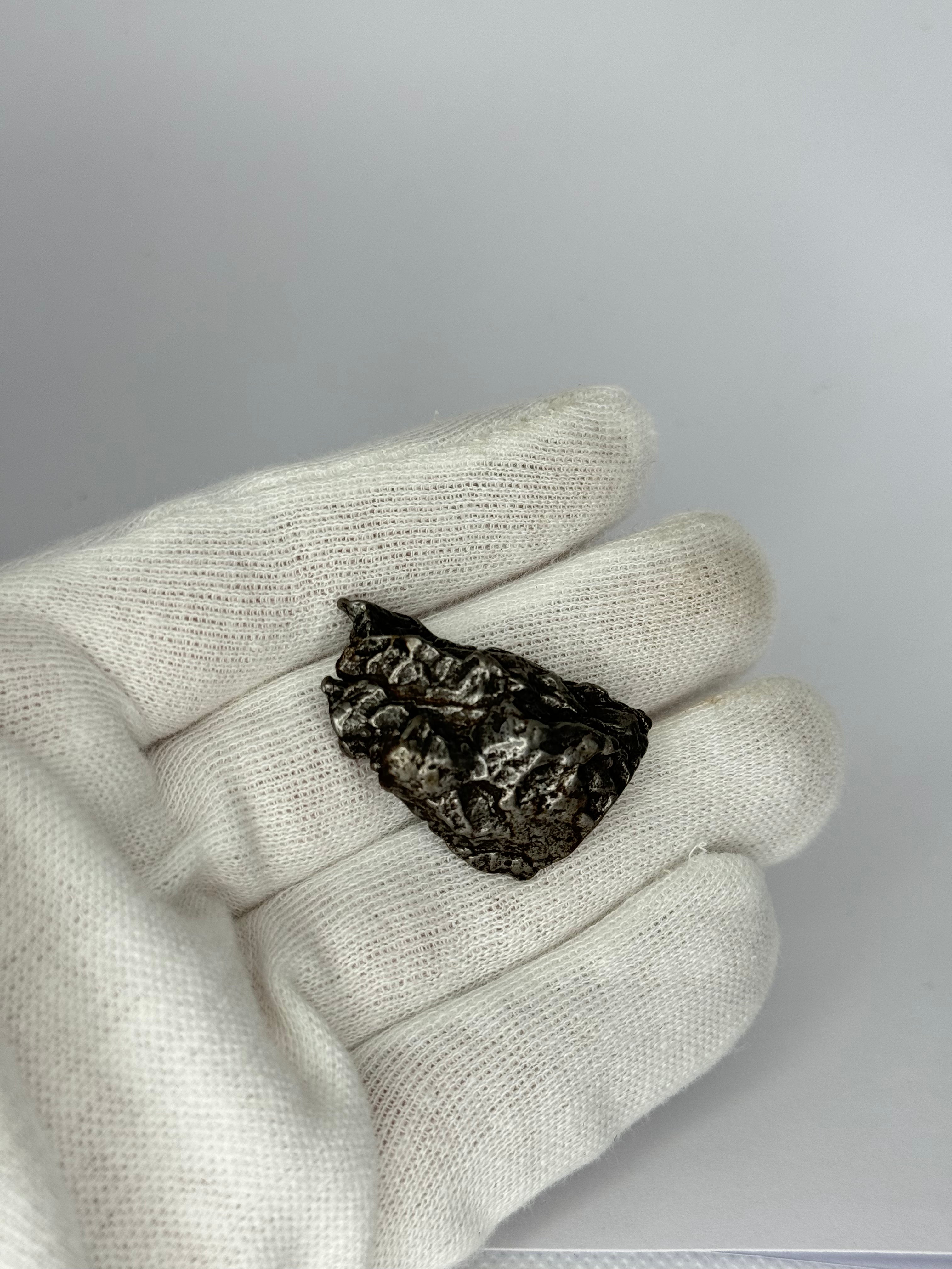 Campo del Cielo Meteorite, South America. 34,73 grams.