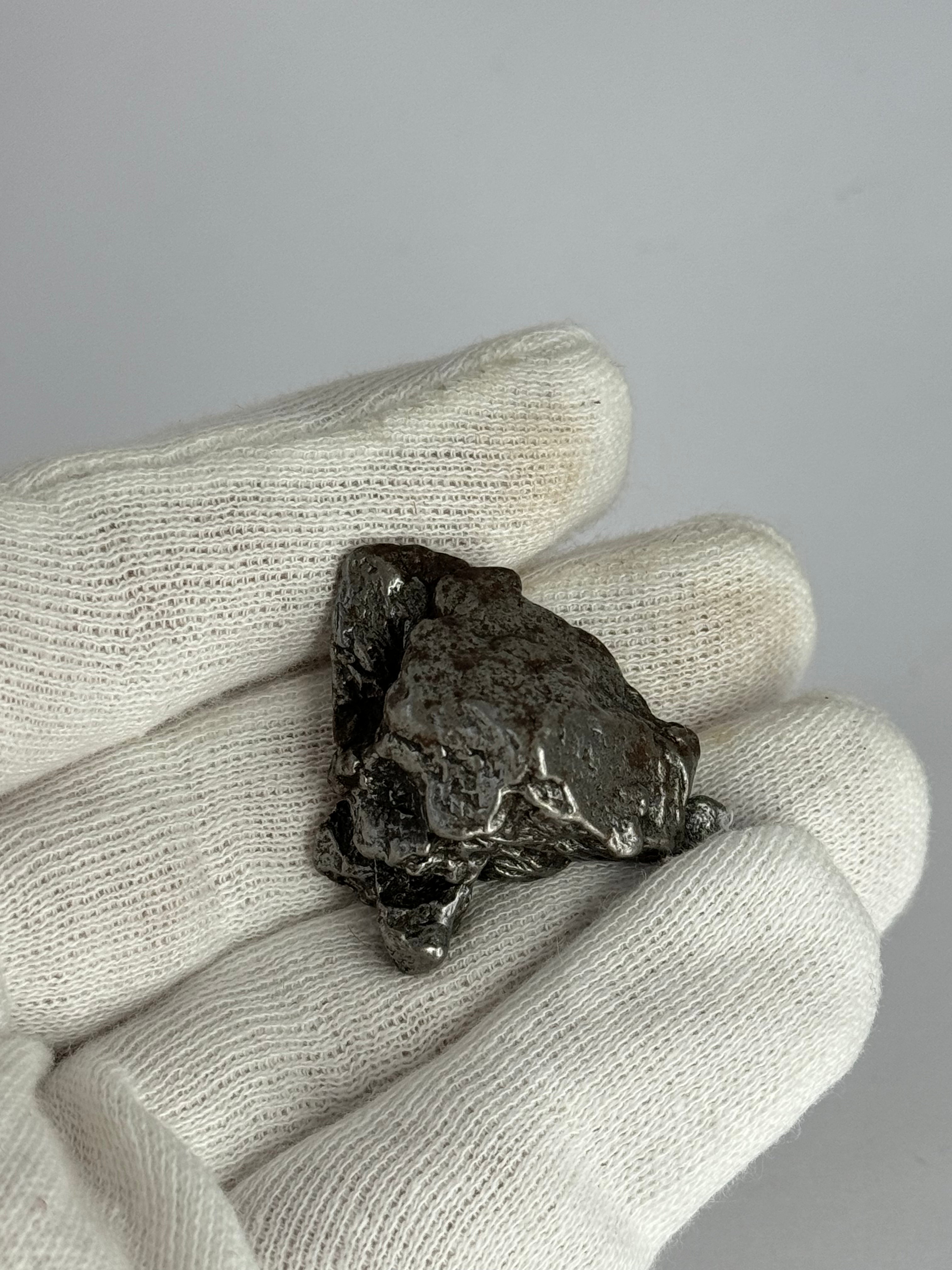 Campo del Cielo Meteorite, South America. 34,57 grams.