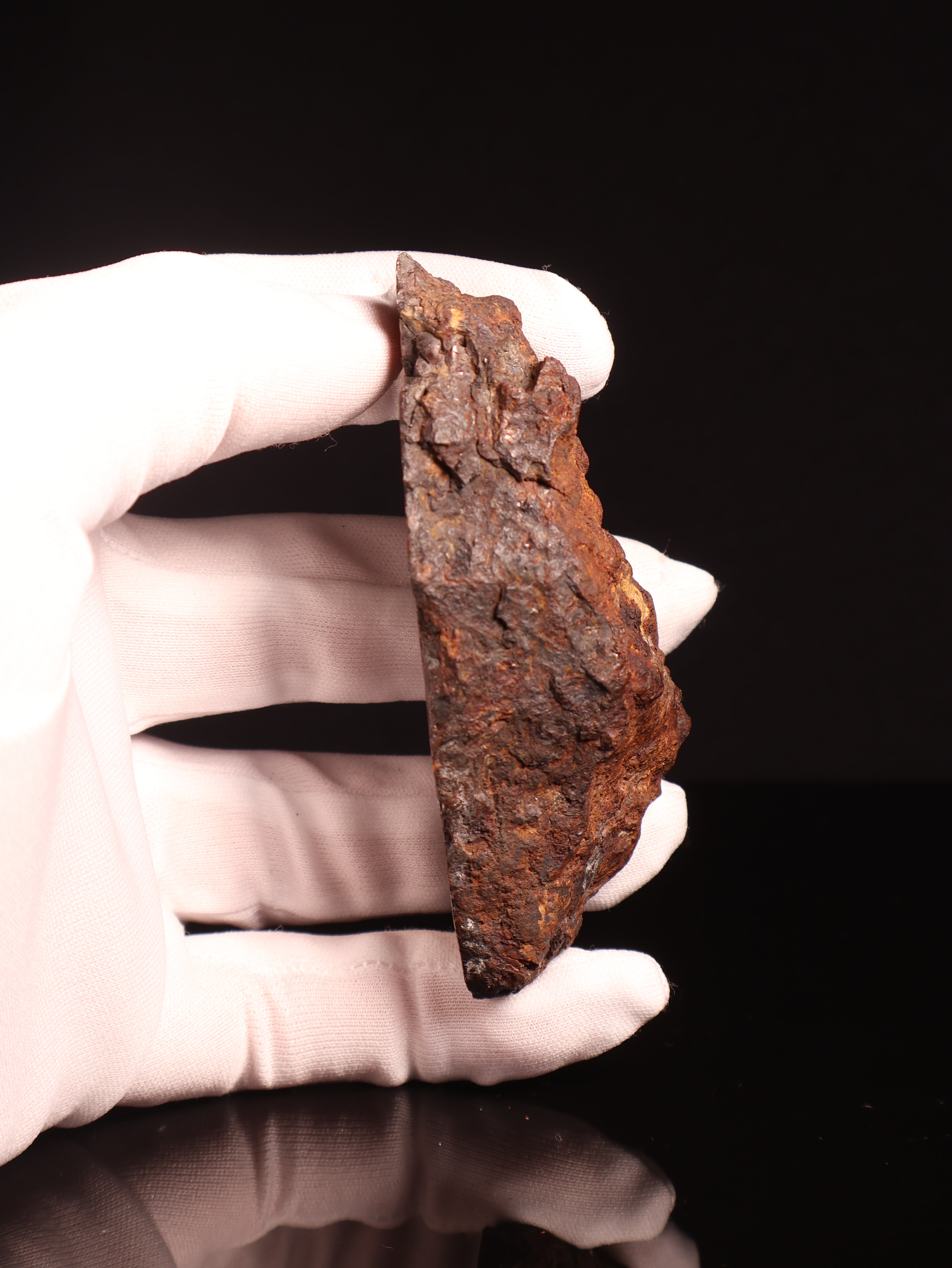 SERICHO PALLASITE METEORITE, KENYA. 180.4 GRAMS END-CUT.