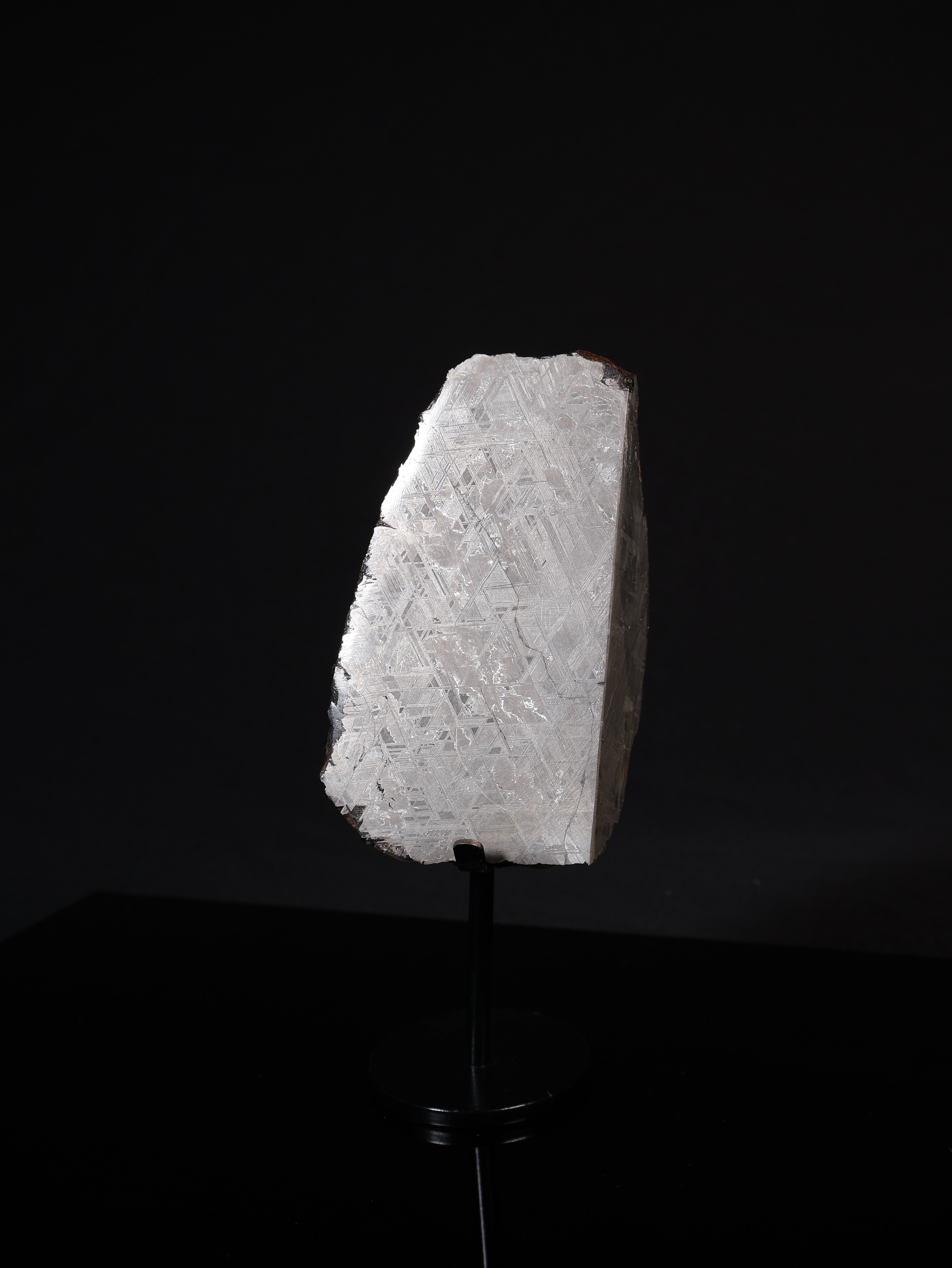 MUONIONALUSTA METEORITE, SWEDEN. 887 GRAMS END-CUT.