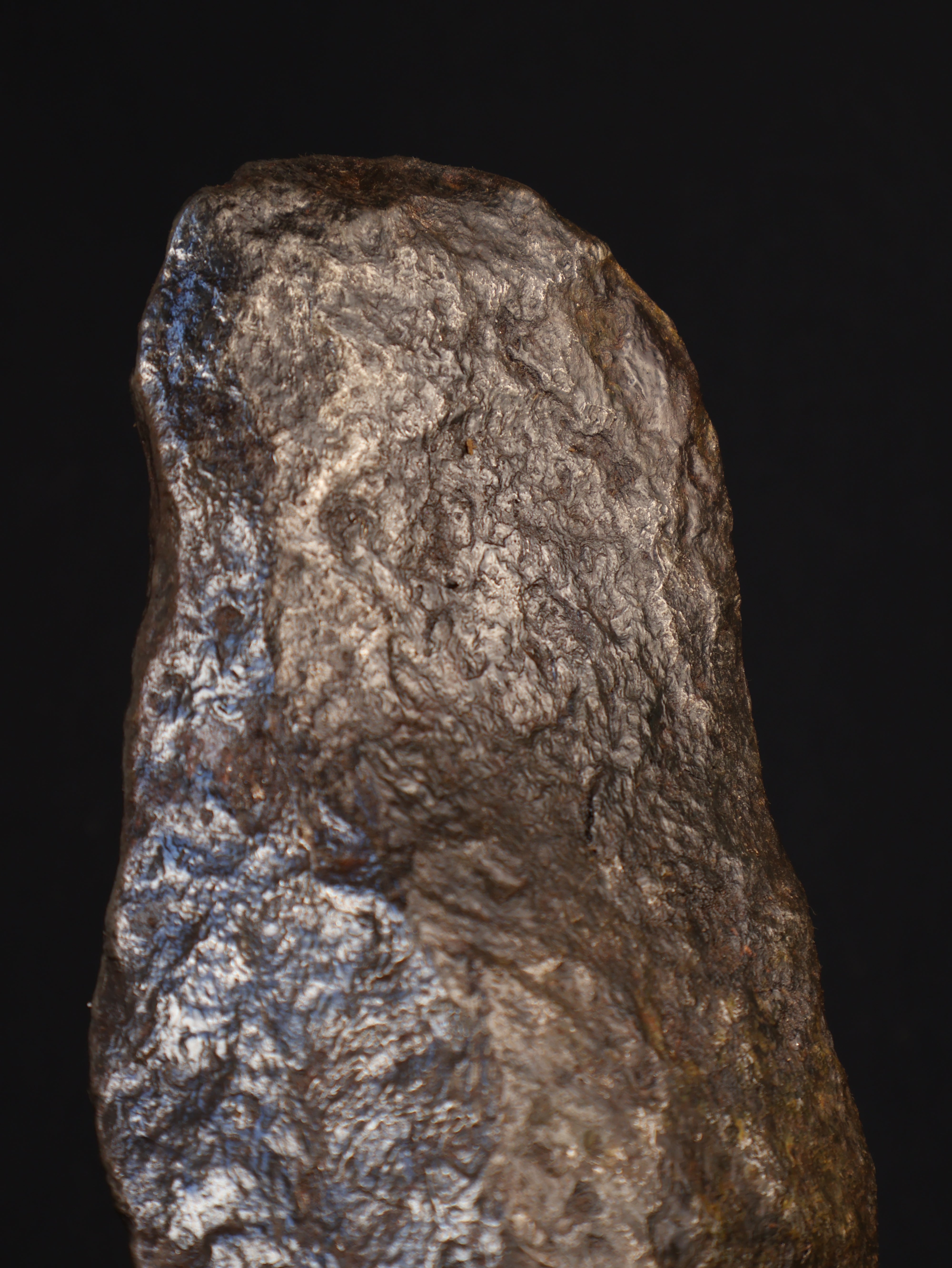 MUONIONALUSTA METEORITE, SWEDEN. FULL METEORITE 1778 GRAMS.