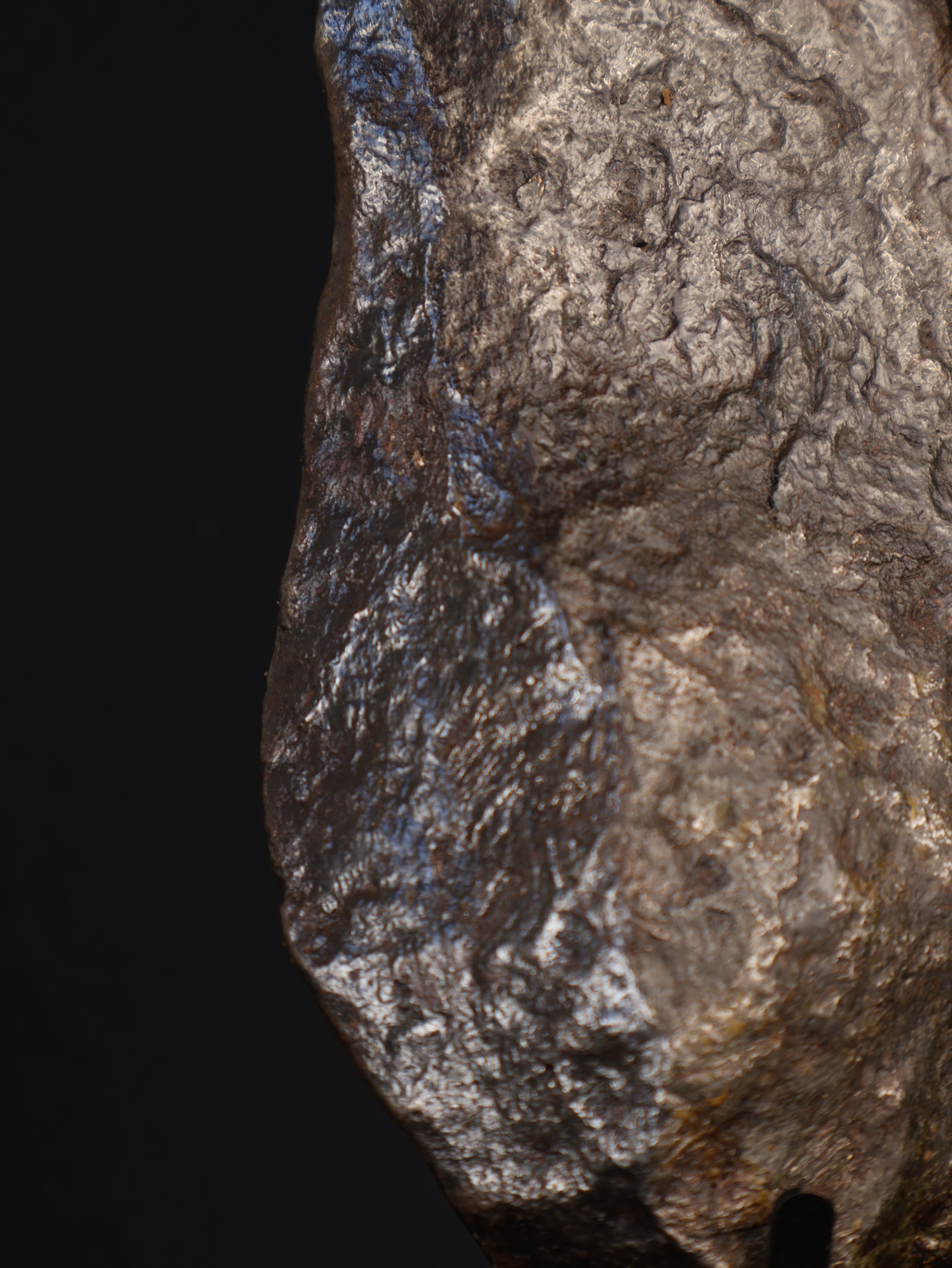 MUONIONALUSTA METEORITE, SWEDEN. FULL METEORITE 1778 GRAMS.