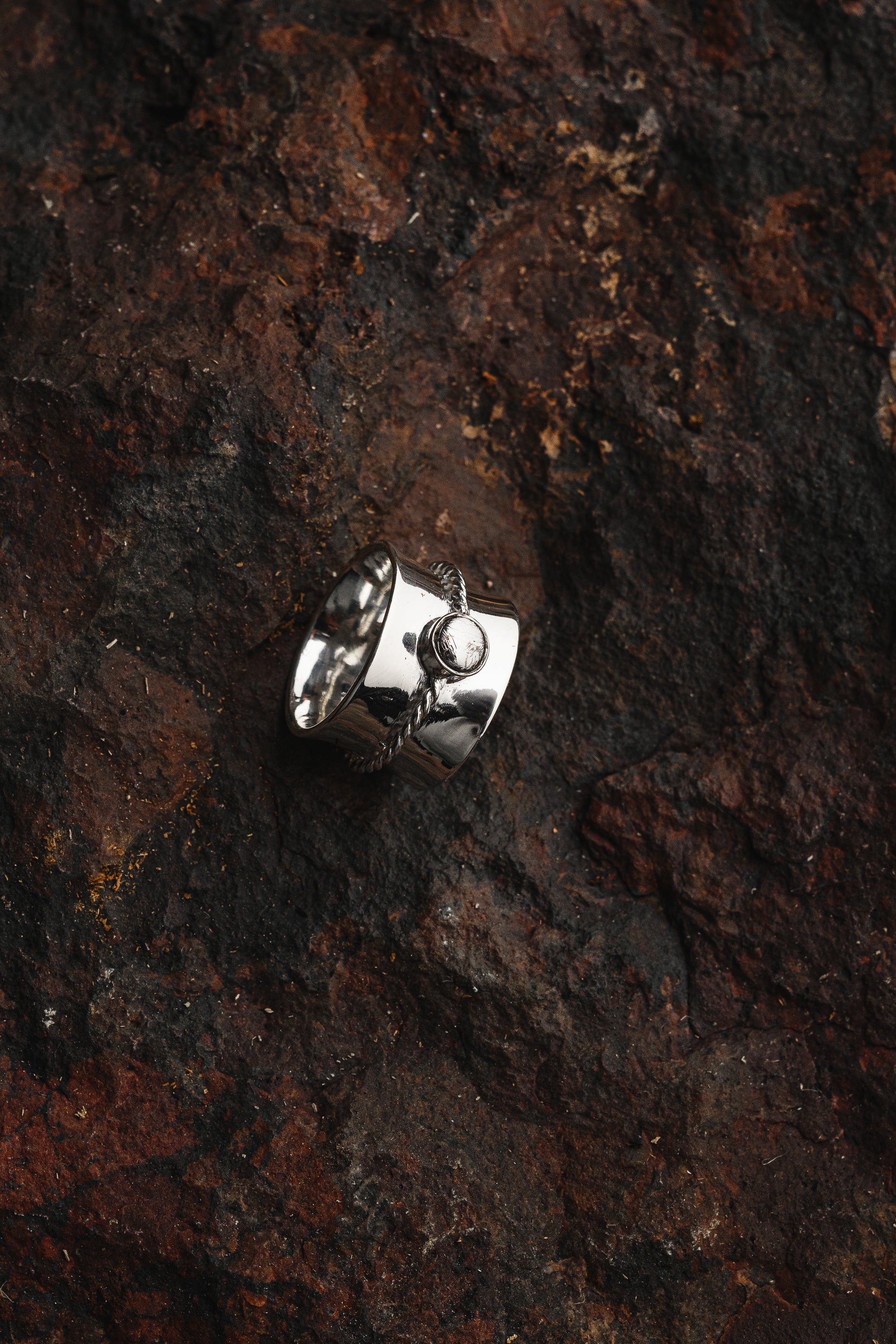 Muonionalusta meteorite Balinese ring with Silver 925