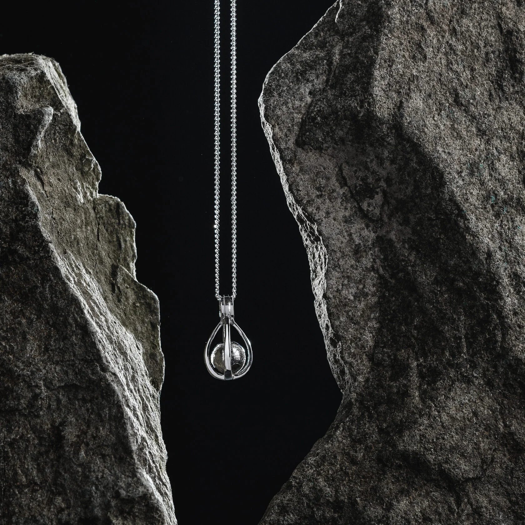 Muonionalusta meteorite Cosmic Keeper pendant