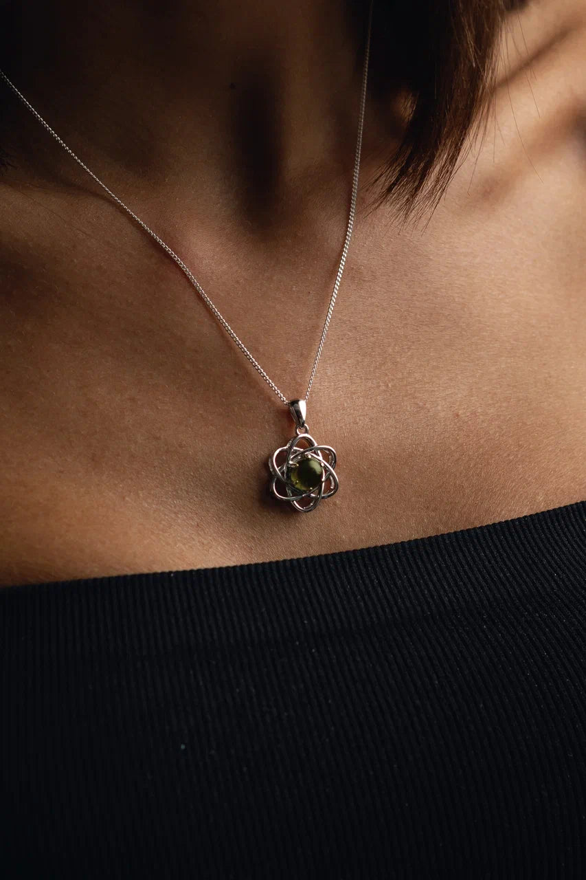 Genuine Moldavite Necklace 100 % Natural Minimalist Gifts, Trendy Neck – LB  Diamond Store