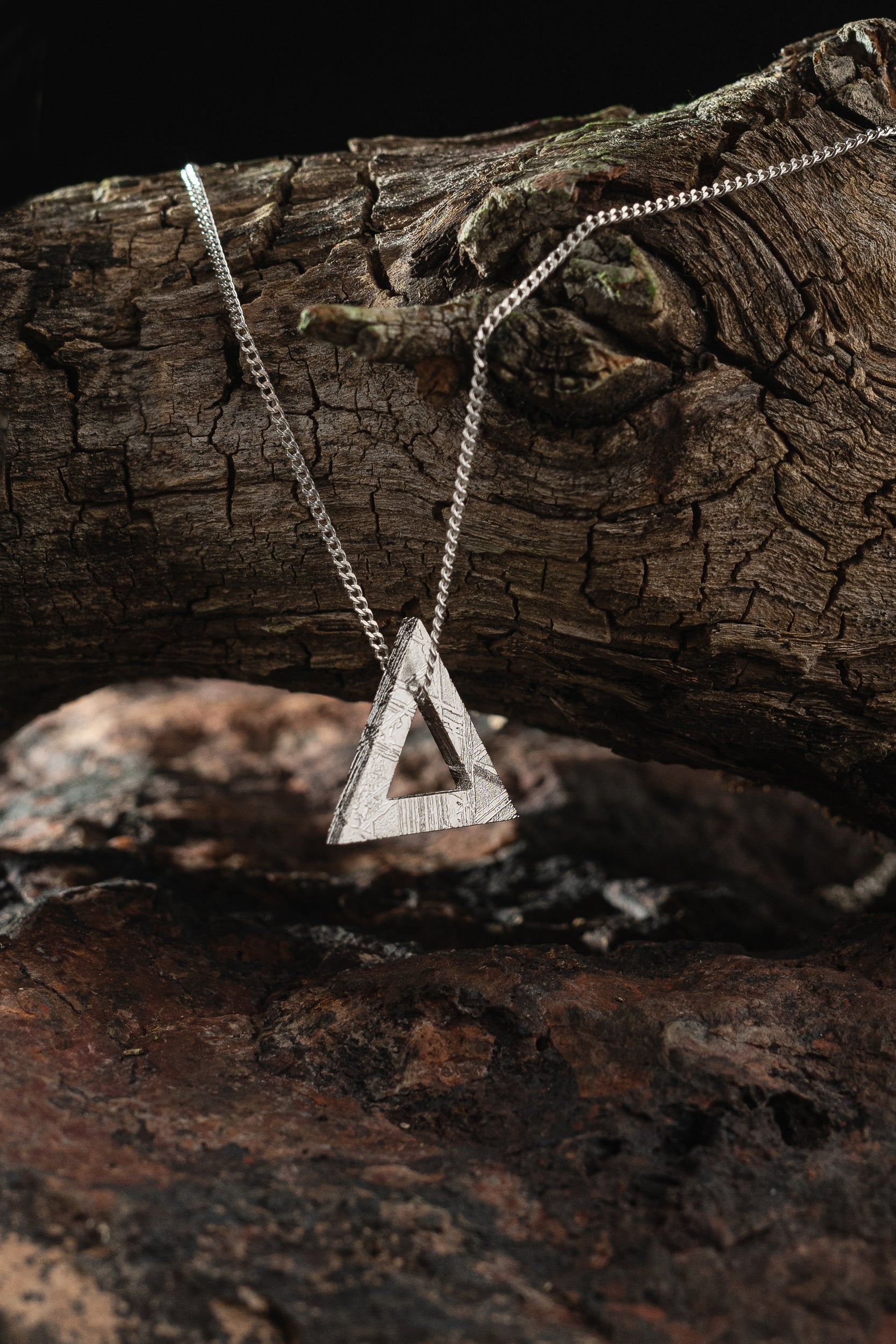 Muonionalusta meteorite triangle pendant