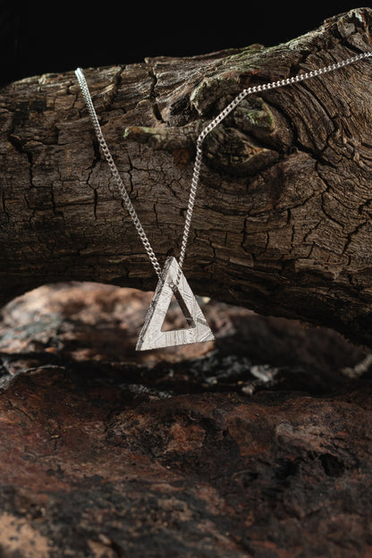 Muonionalusta meteorite triangle pendant