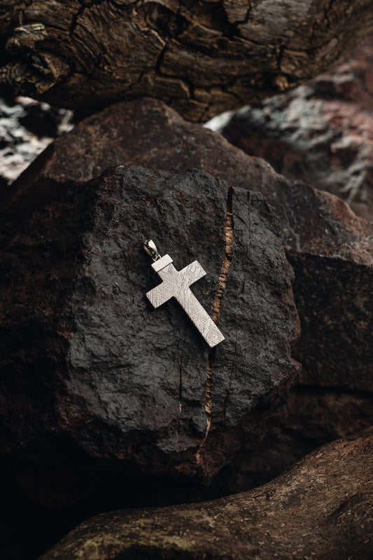 Muonionalusta Meteorite Cross pendant