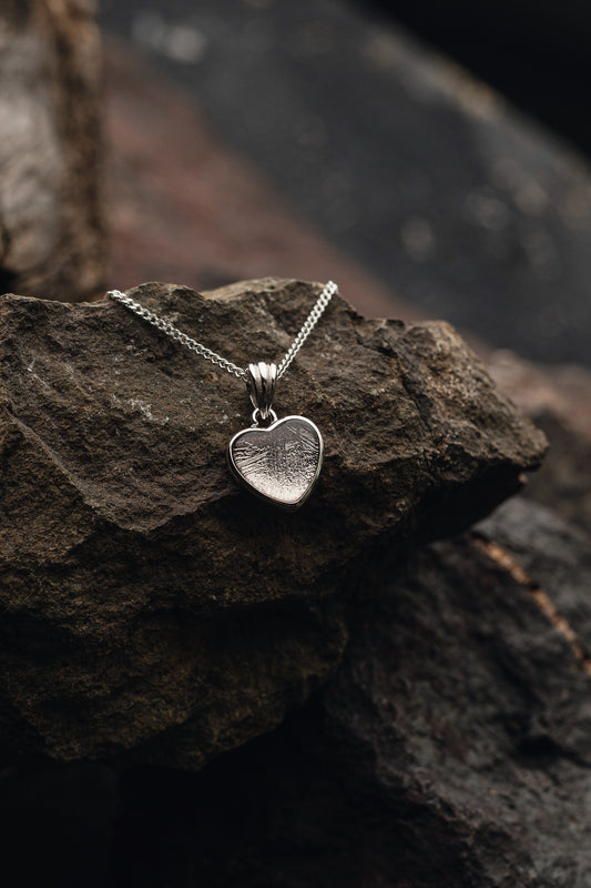Muonionalusta Meteorite Heart pendant