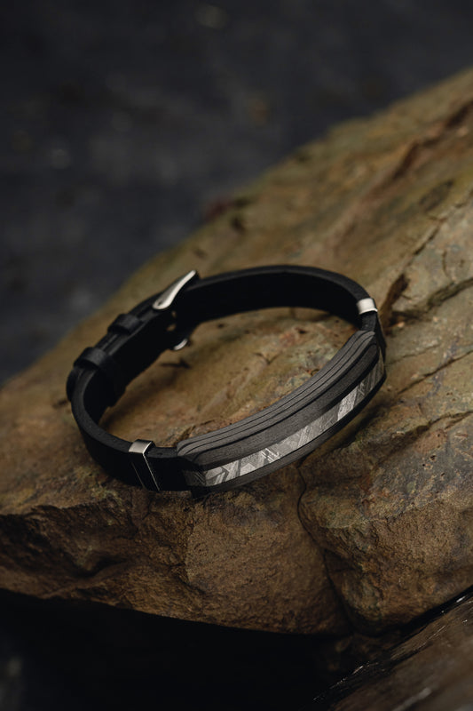 Muonionalusta Meteorite Bracelet with genuine Leather and Carbon Fiber