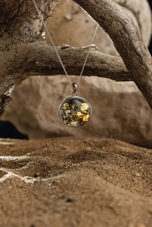 Authentic meteorite pendant made with Sericho meteorite and silver 925. Genuine pallasite pendant