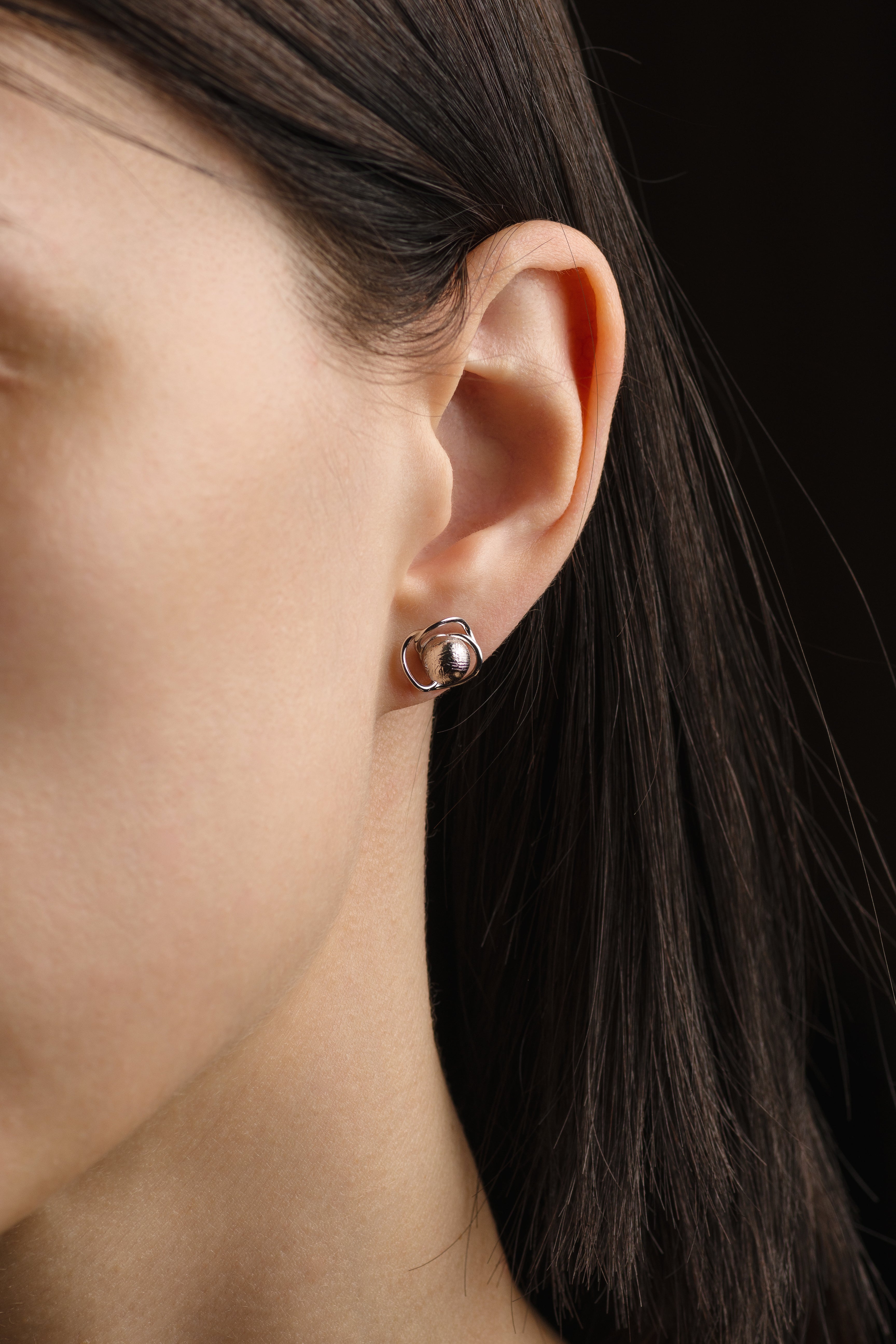 Muonionalusta meteorite Atom earrings